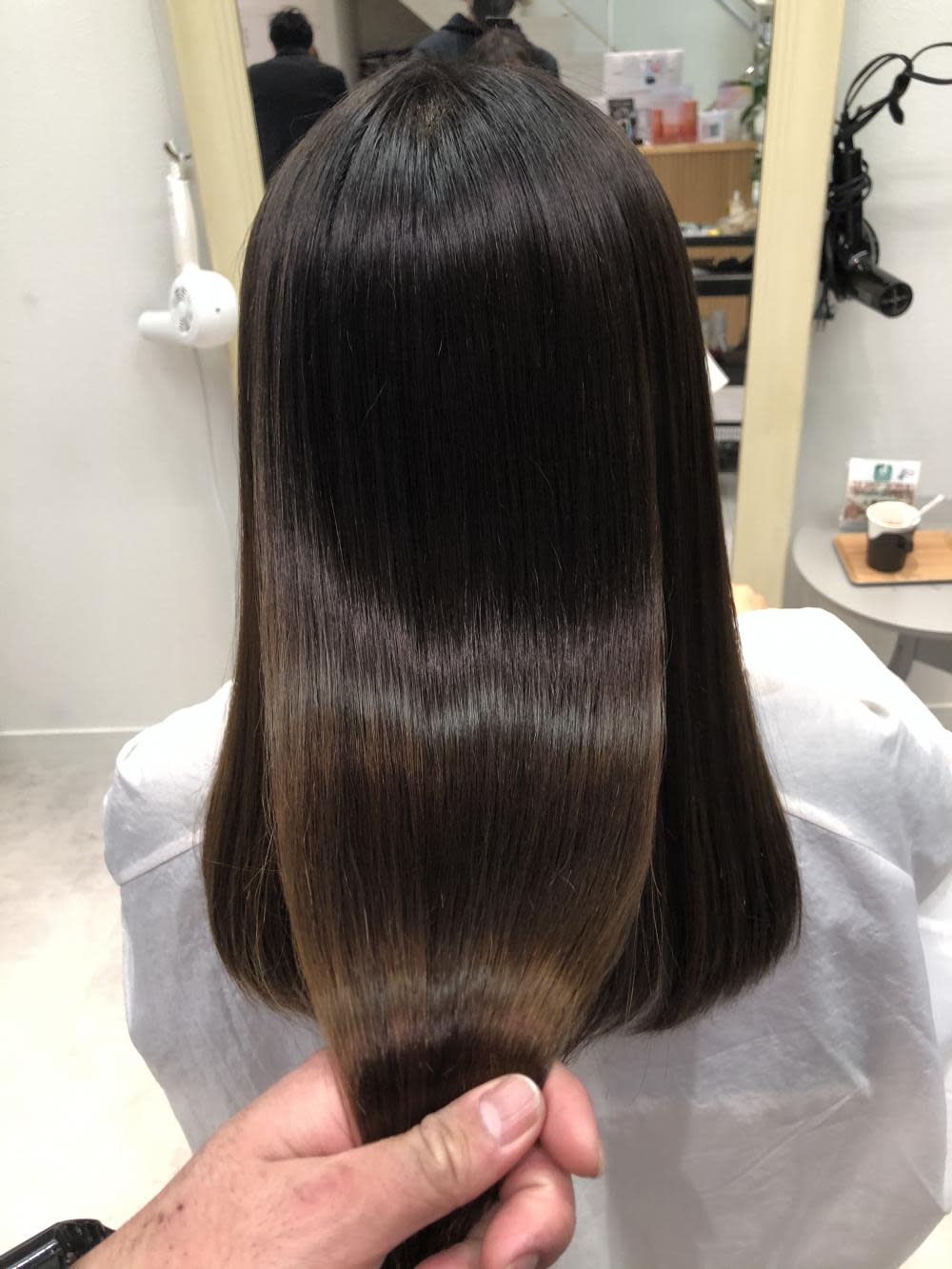 unique x KENJE 町田【ユニークバイケンジ マチダ】のスタイル紹介。髪質改善ストレートヘア