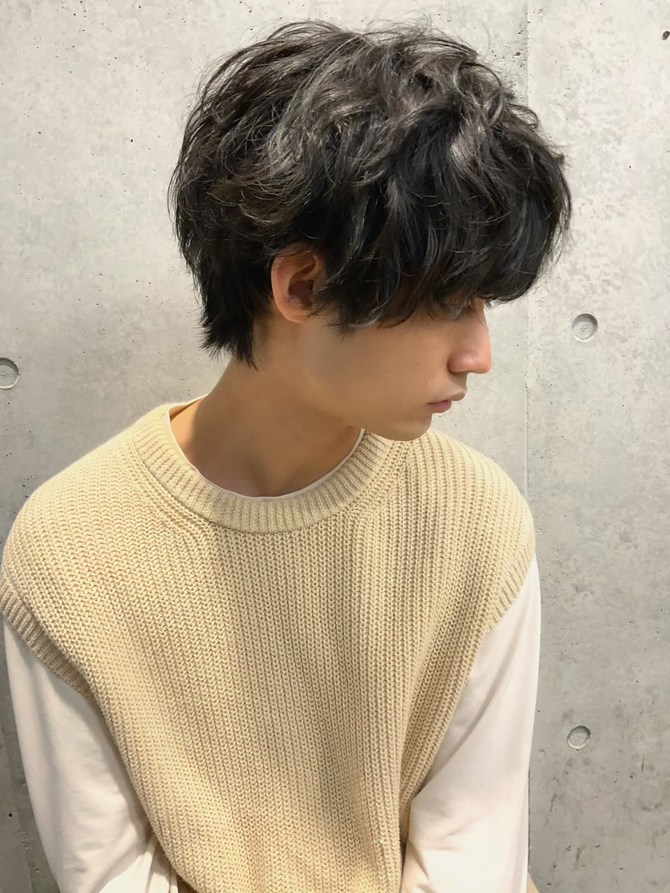 GUZZLE 原宿店【ガズル】のスタイル紹介。ナチュラルマッシュウルフ/ソフトスパイラルパーマ　原宿 メン