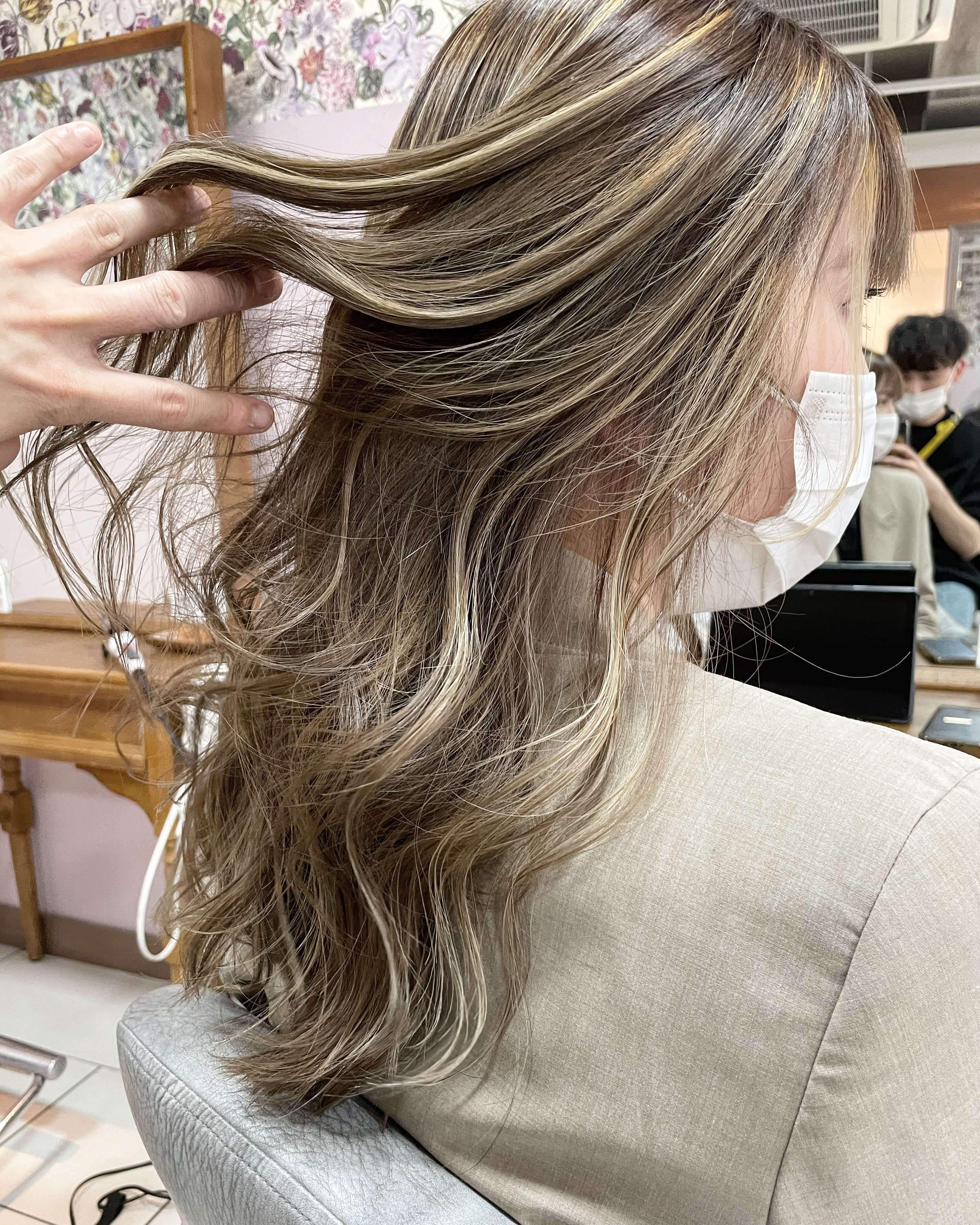 Figaro DOU DOU 新石切店【フィガロ】のスタイル紹介。バレイヤージュカラー