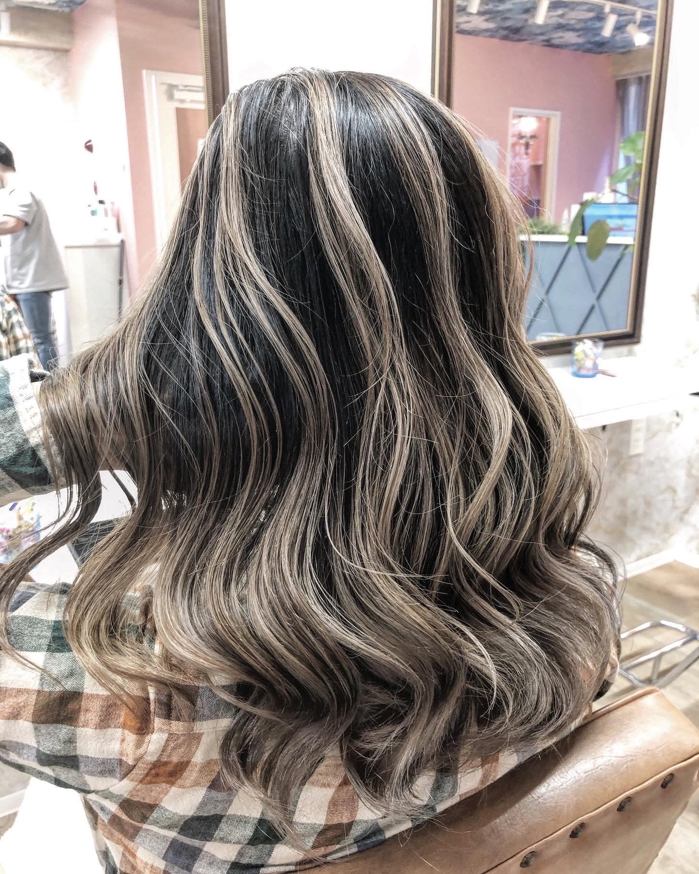 Figaro DOU DOU 新石切店【フィガロ】のスタイル紹介。バレイヤージュカラー