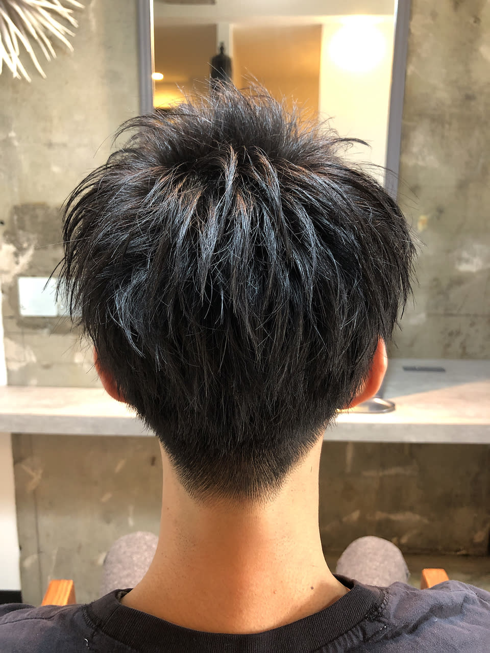 MEN'S SALON alfRed 瑞穂店【メンズサロン アルフレッド ミズホテン】のスタイル紹介。アップバングショート