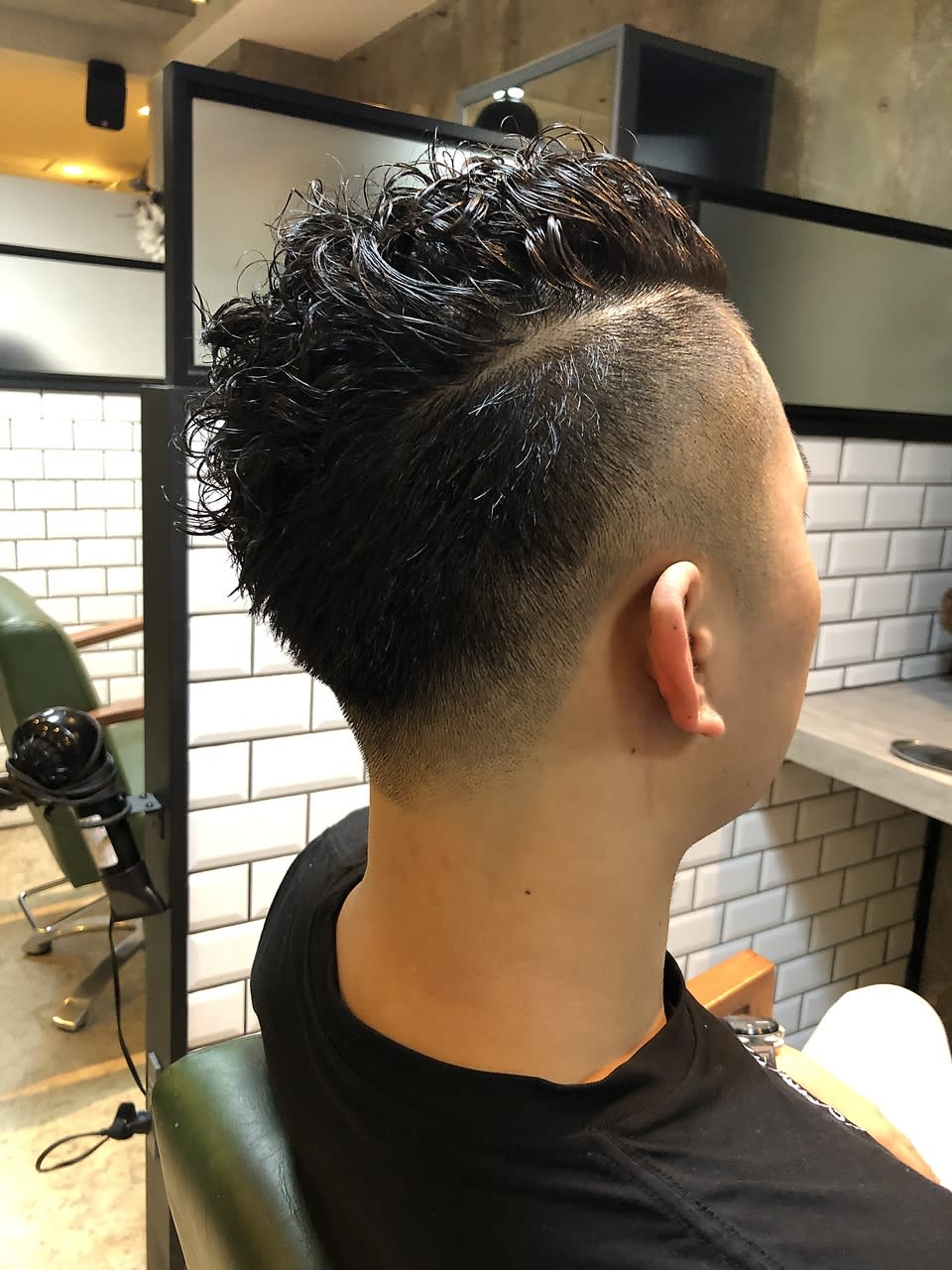 MEN'S SALON alfRed 瑞穂店【メンズサロン アルフレッド ミズホテン】のスタイル紹介。フェード×スパイラルパーマ