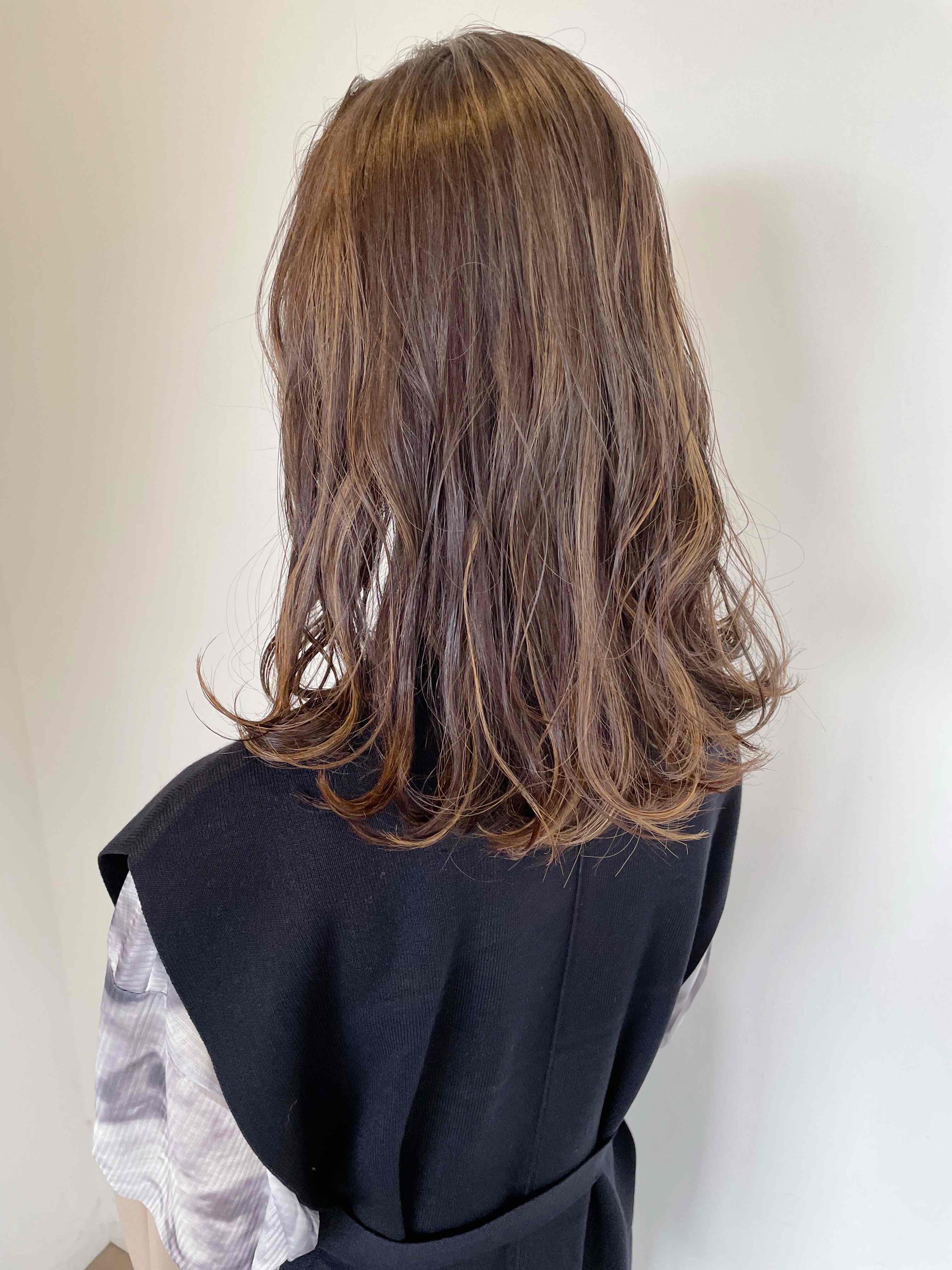 HAIR BRAND Jin Vert【ジンヴェール】のスタイル紹介。highlight color