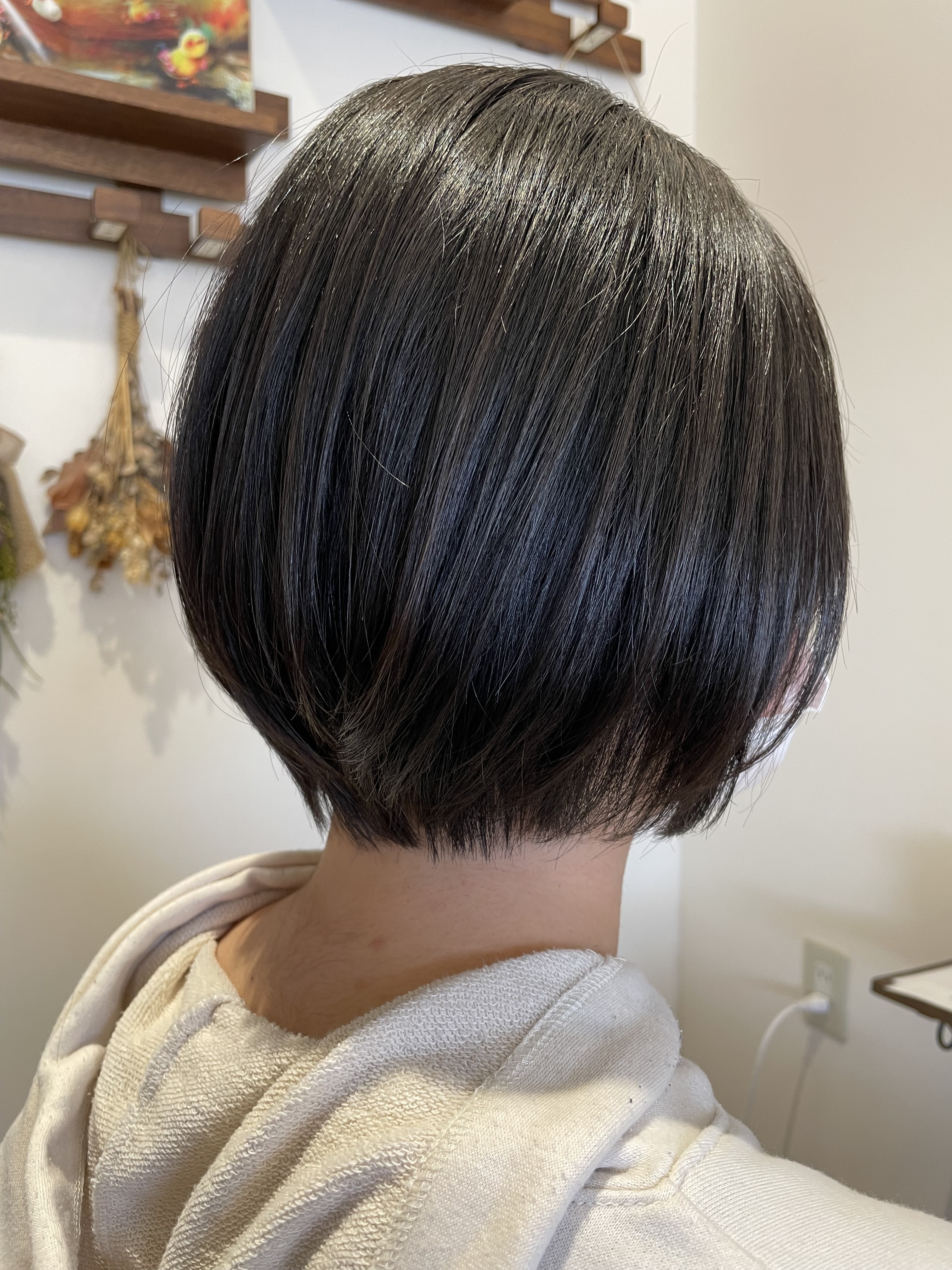 hair atelier COCO【ヘアー　アトリエ　ココ】のスタイル紹介。首元すっきりrhombusボブ