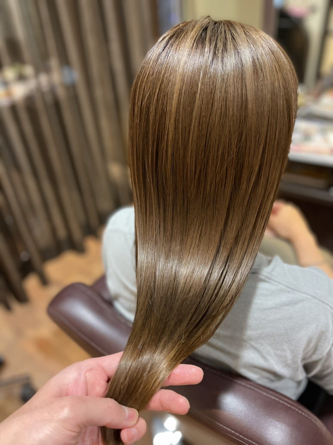 HAIR DESIGN + GOLDEN ROCK【ヘアーデザインプラスゴールデンロック】のスタイル紹介。《Wカラー+GLTトリートメント》しっとりまとまる透き通る髪