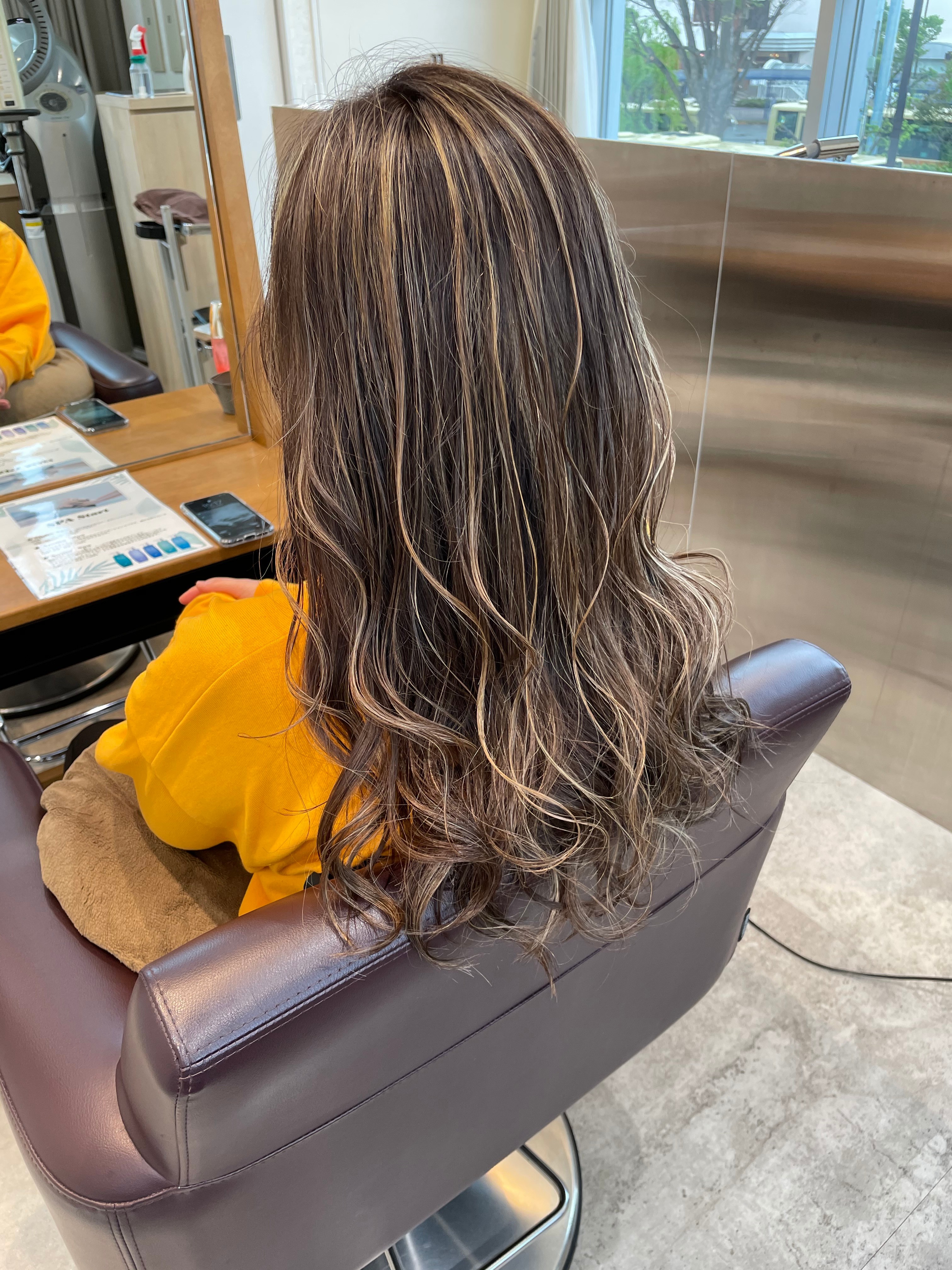 FACE。港南台【フェイスコウナンダイ】のスタイル紹介。コントラストハイライトカラー