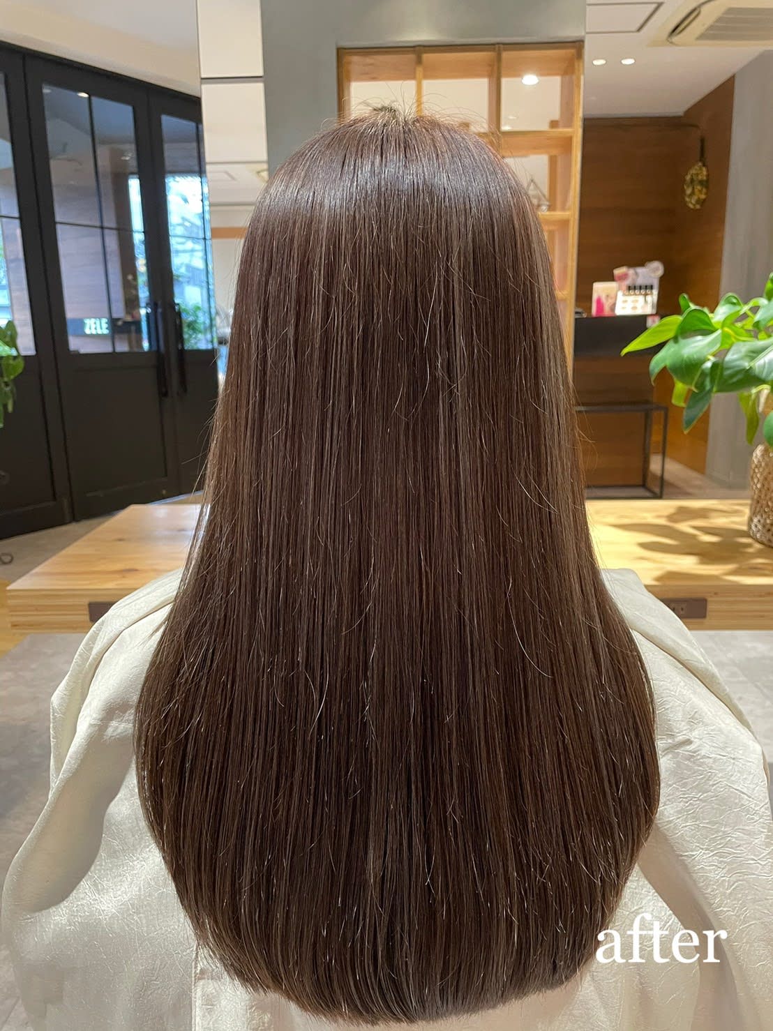 ZELE 大和八木【ゼル　ヤマトヤギ】のスタイル紹介。さら艶ストレートロング