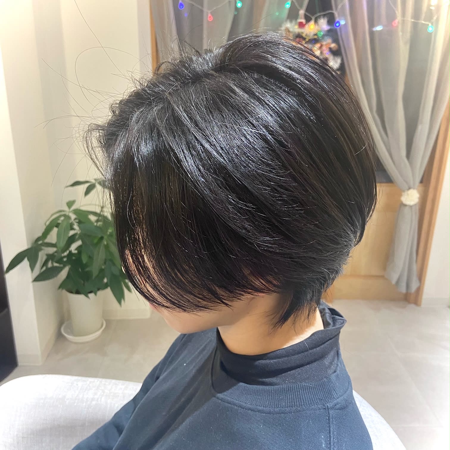 Colza【コルザ】のスタイル紹介。前下がりショート☆