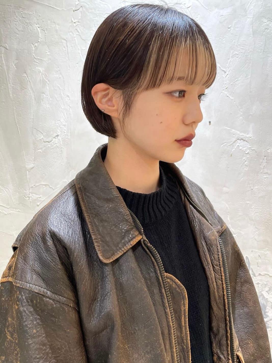 mini【ミニ】のスタイル紹介。ミニボブ×イヤリングカラー