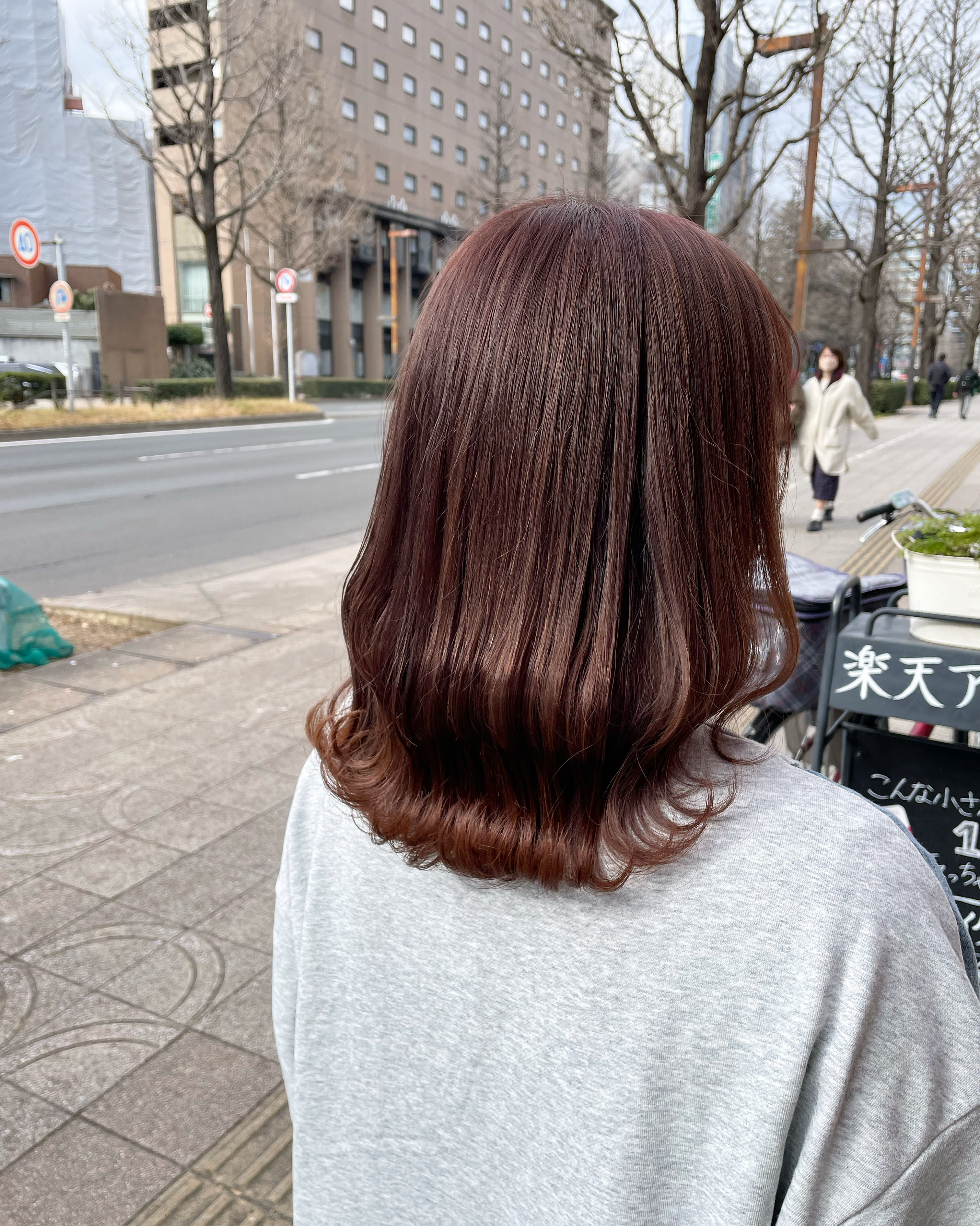 Nest【ネスト】のスタイル紹介。THROWカラーで仕上げるショコラブラウンカラー