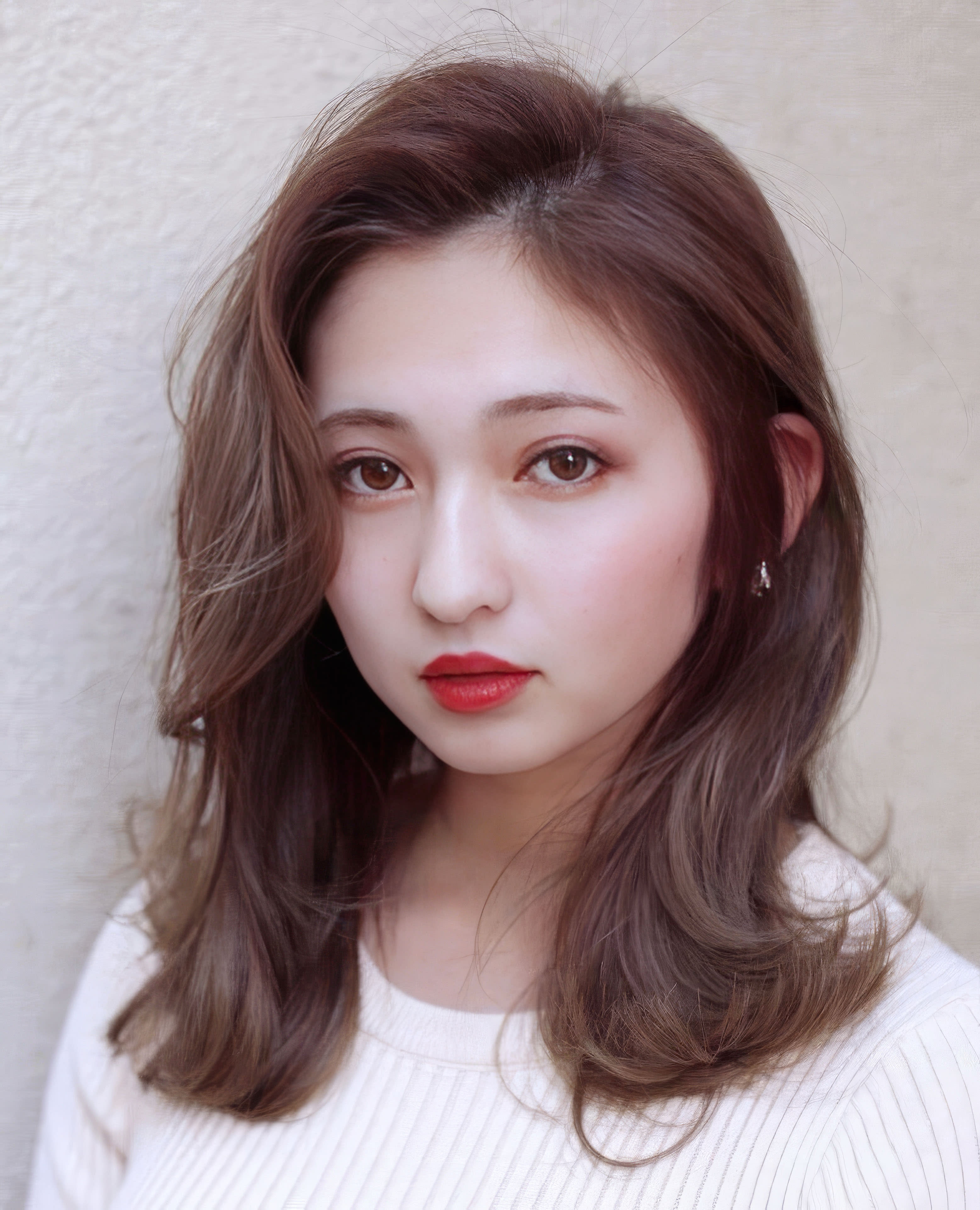 ＋PLUS AVEDA【プラスアヴェダ】のスタイル紹介。外ハネ×レイヤースタイル