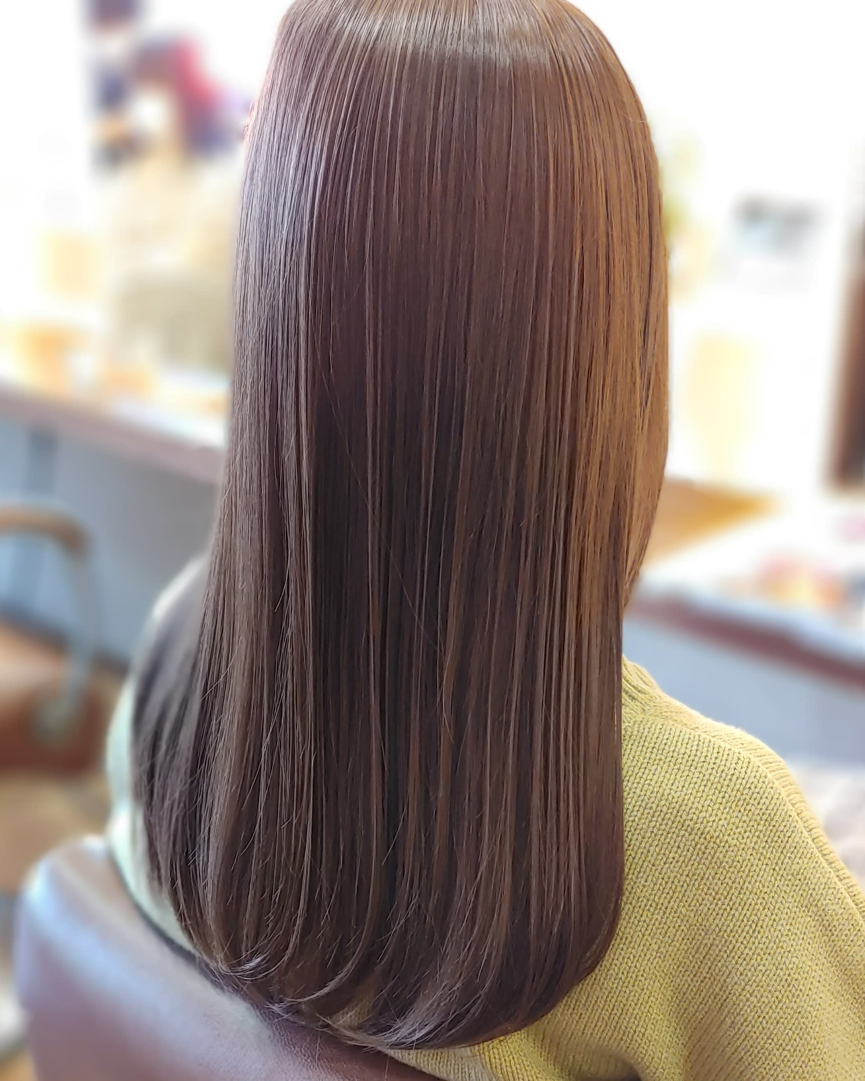 Hair Make Klar【ヘアーメイククラール】のスタイル紹介。季節カラー　ミルクティーシルバー