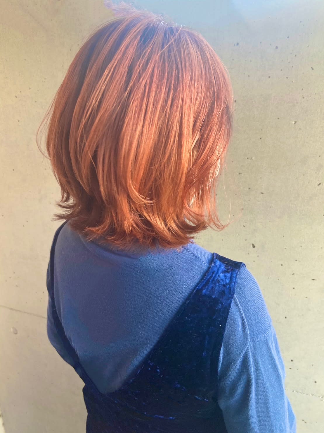 +ONE【プラスワン】のスタイル紹介。【+ONE自由が丘】オレンジ外はねミディアム