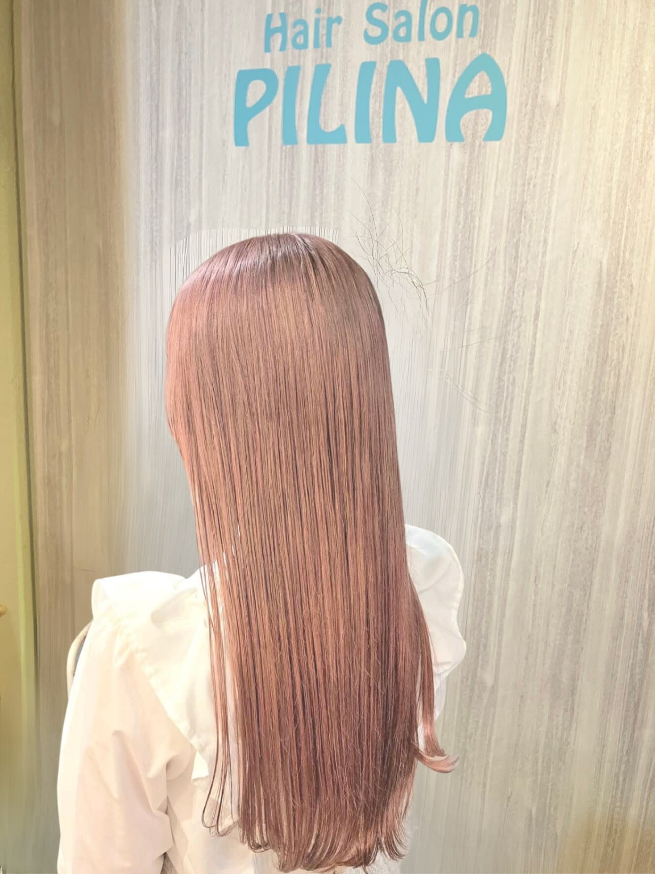 Hair Salon PILINA【ヘアーサロンピリナ】のスタイル紹介。ペールピンクのロングスタイル