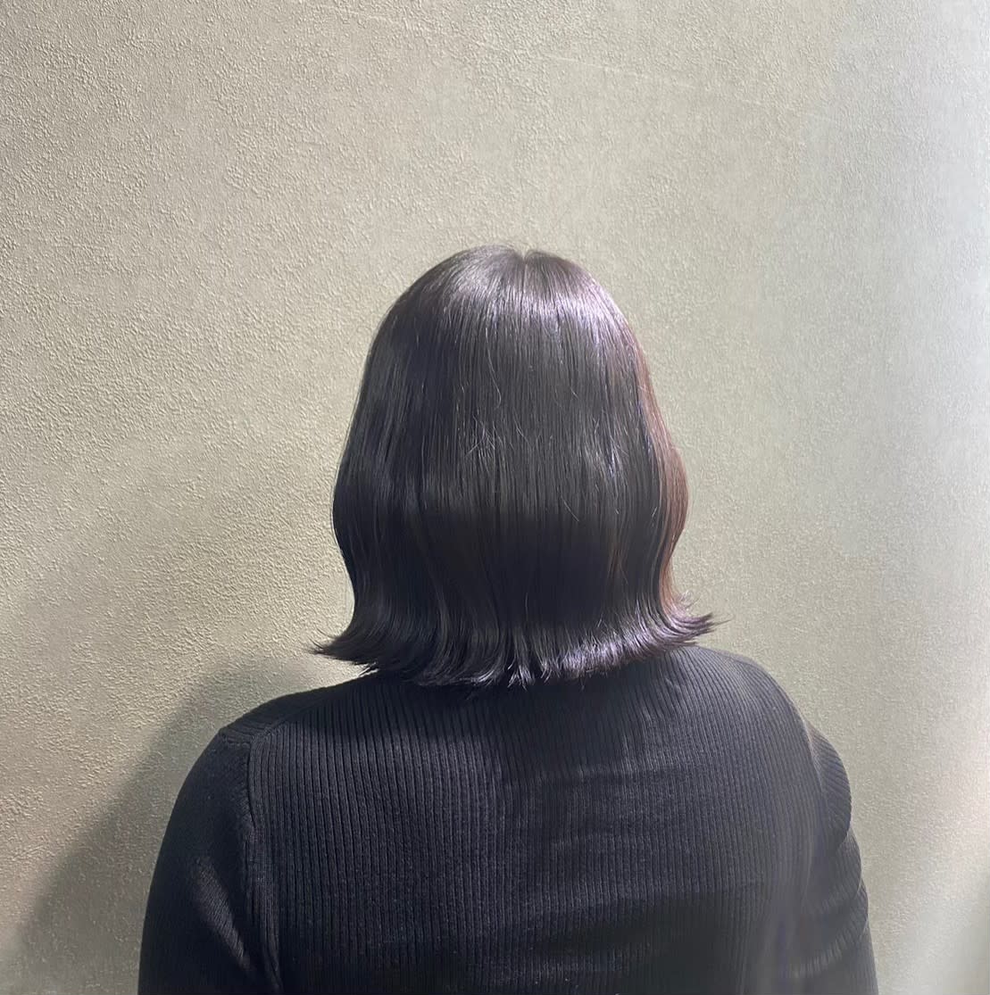 newi hair&treatment 秋田【ネウィ ヘアアンドトリートメント アキタ】のスタイル紹介。ほんのりパープルなブラウン