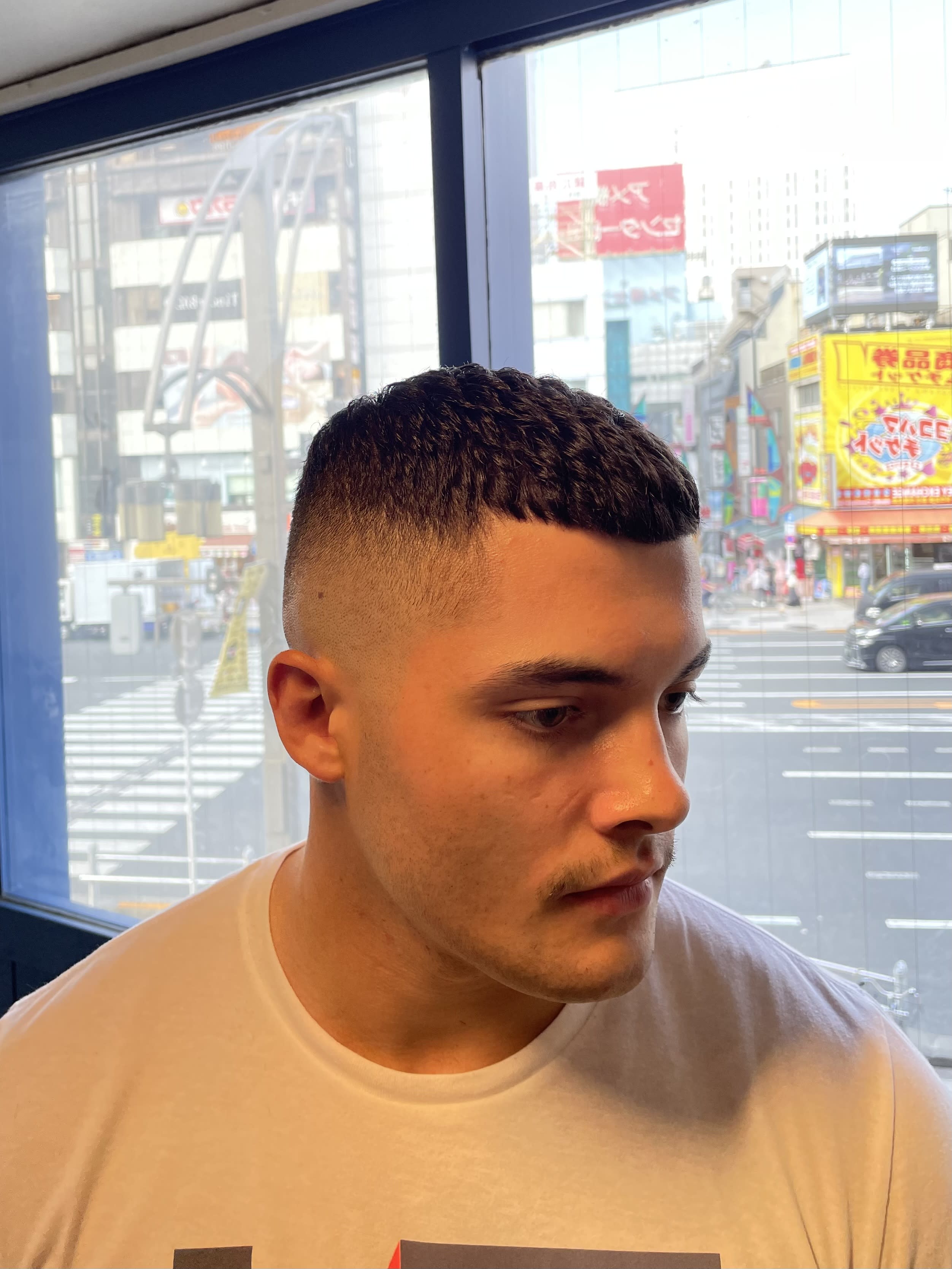 Million Bucks barber shop 上野【ミリオンバックスバーバーショップウエノ】のスタイル紹介。クロップフェード　スキンフェード