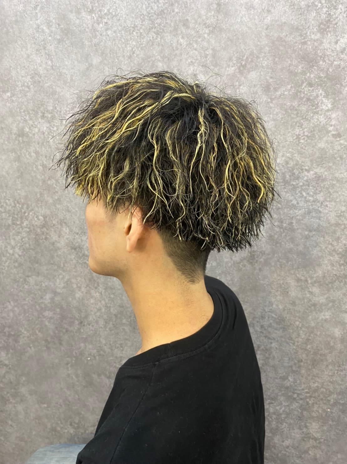 Men's SALON RISE TOKYO 土浦店【メンズ サロン ライズ トーキョー ツチウラテン】のスタイル紹介。【ハイライトツイストスパイラル】束感マッシュパーマスタイル！