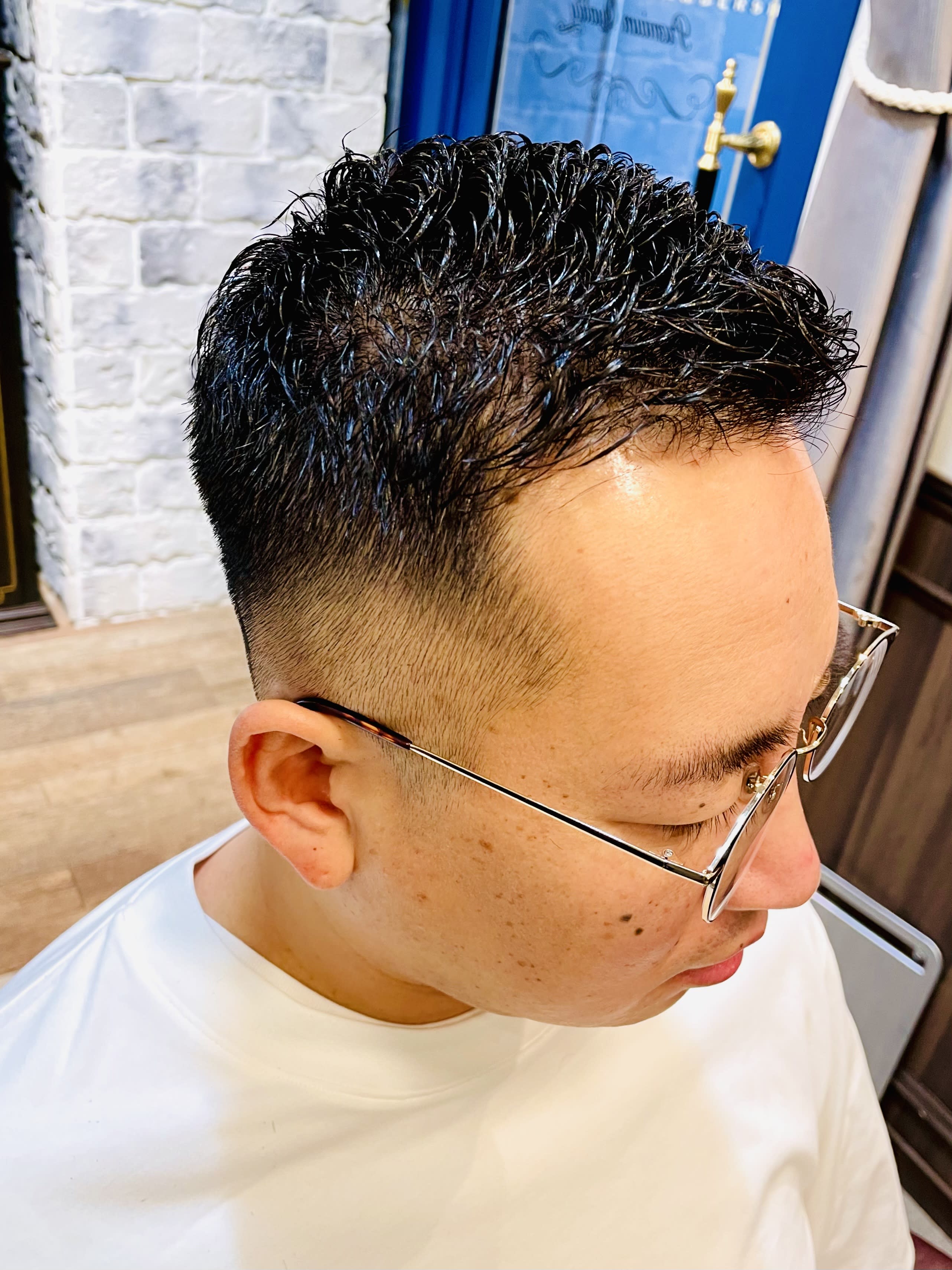 Million Bucks barber shop 上野【ミリオンバックスバーバーショップウエノ】のスタイル紹介。濡れパンフェード