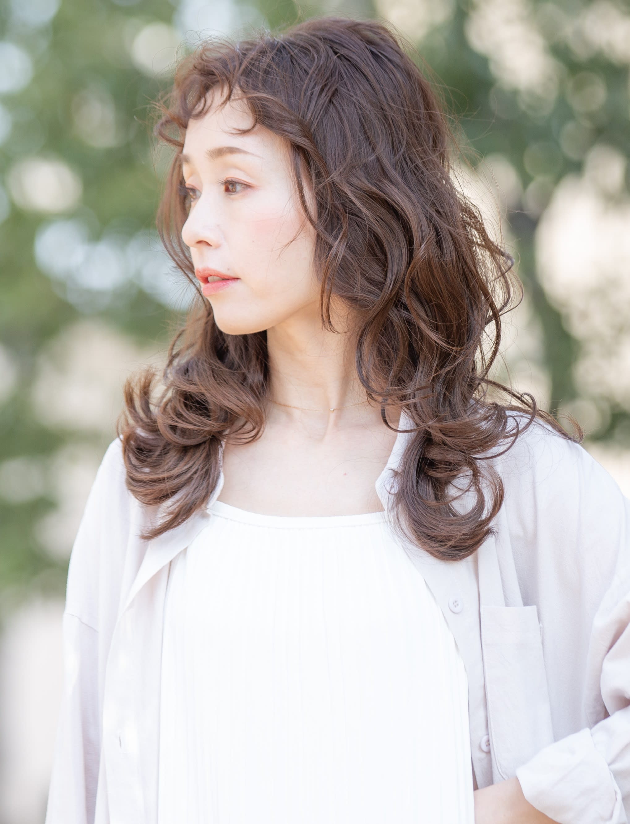 hairs 板宿店【ヘアーズ　イタヤドテン】のスタイル紹介。ショコラアッシュ×大人クールロング