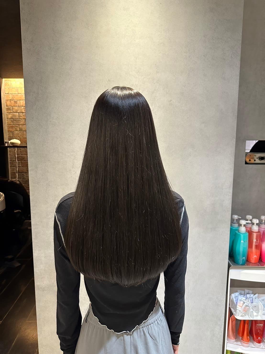 ZELE 大和八木【ゼル　ヤマトヤギ】のスタイル紹介。黒髪×ロング