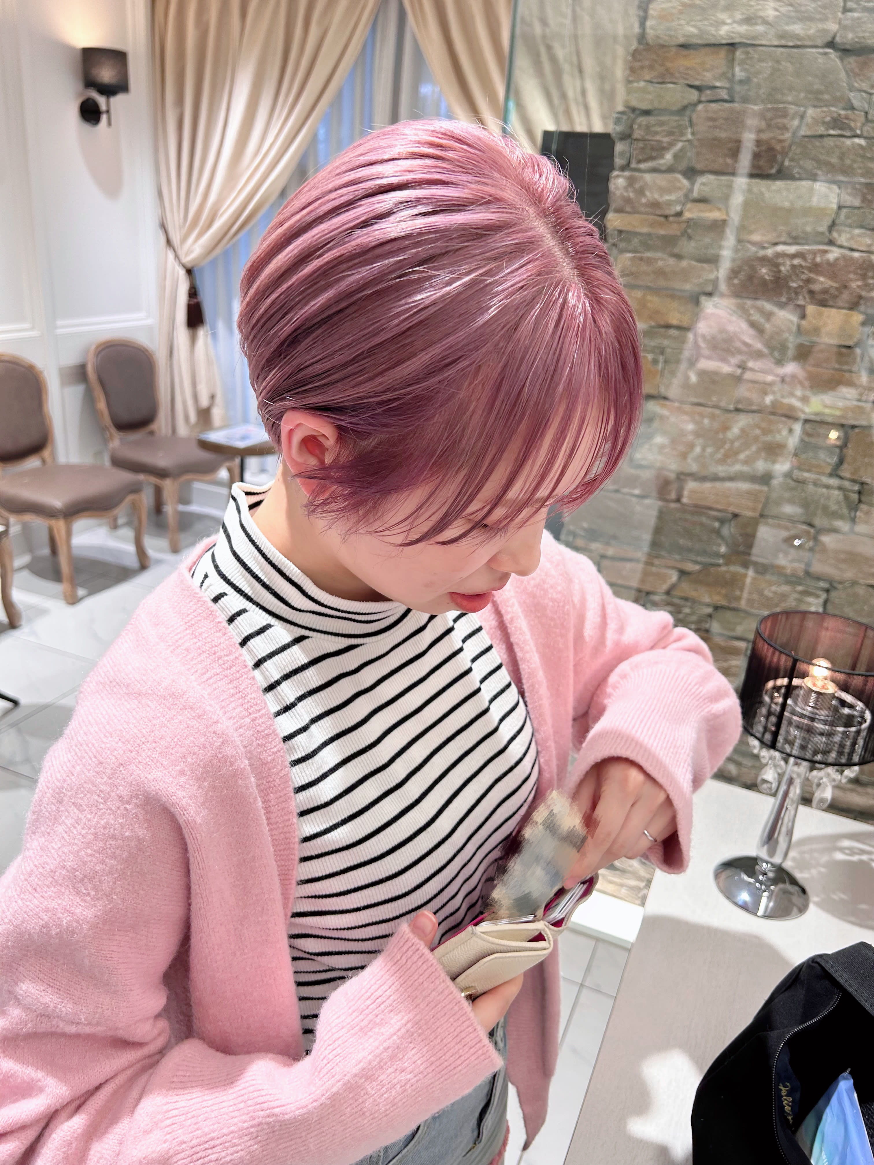 ZA/ZA 目白店【ザザメジロテン】のスタイル紹介。マッシュショート×ハイトーンピンク