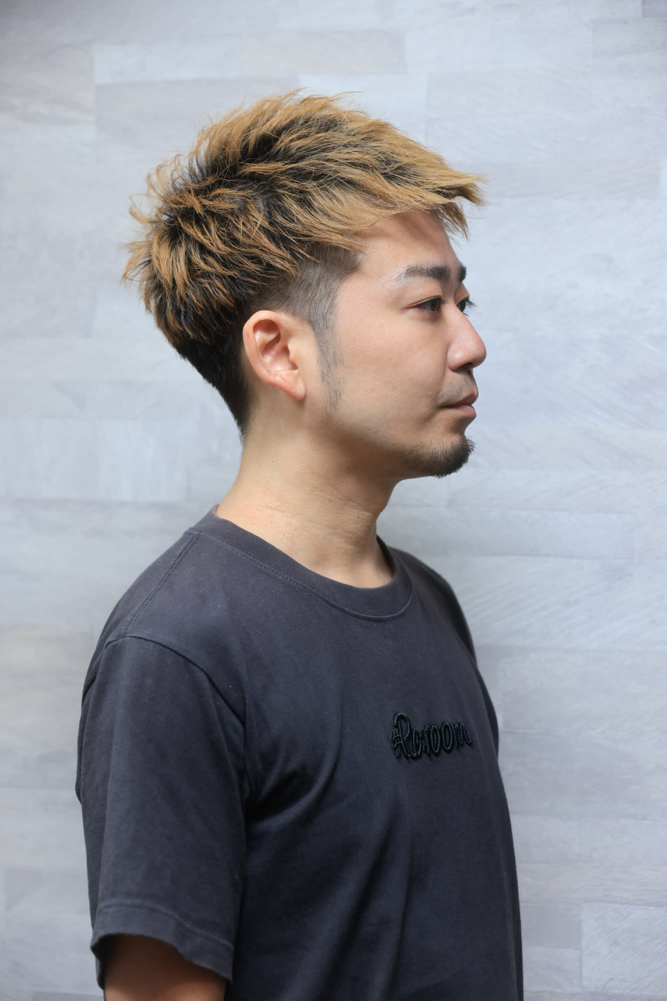 新宿2丁目美容室second【シンジュクニチョウメビヨウシツセカンド】のスタイル紹介。ナチュラル2ブロックショート