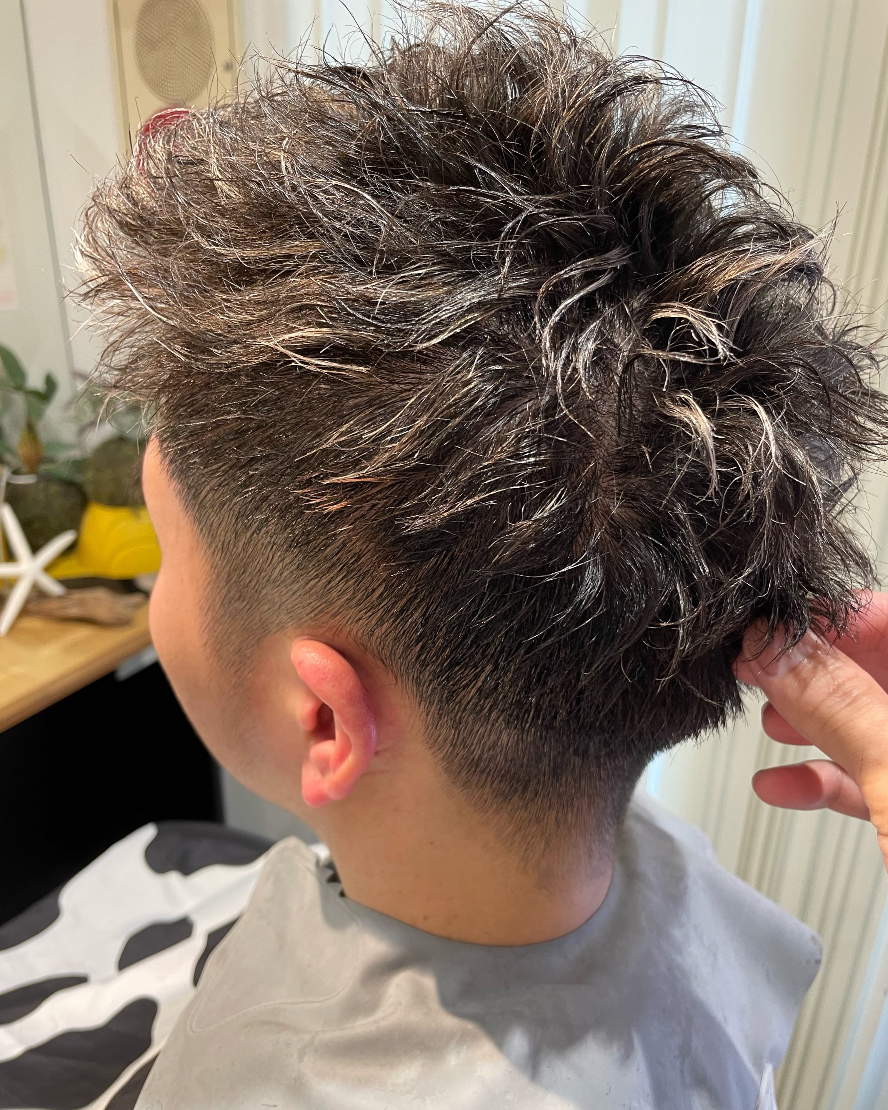 新宿2丁目美容室second【シンジュクニチョウメビヨウシツセカンド】のスタイル紹介。ハイライト×ナチュラルパーマ