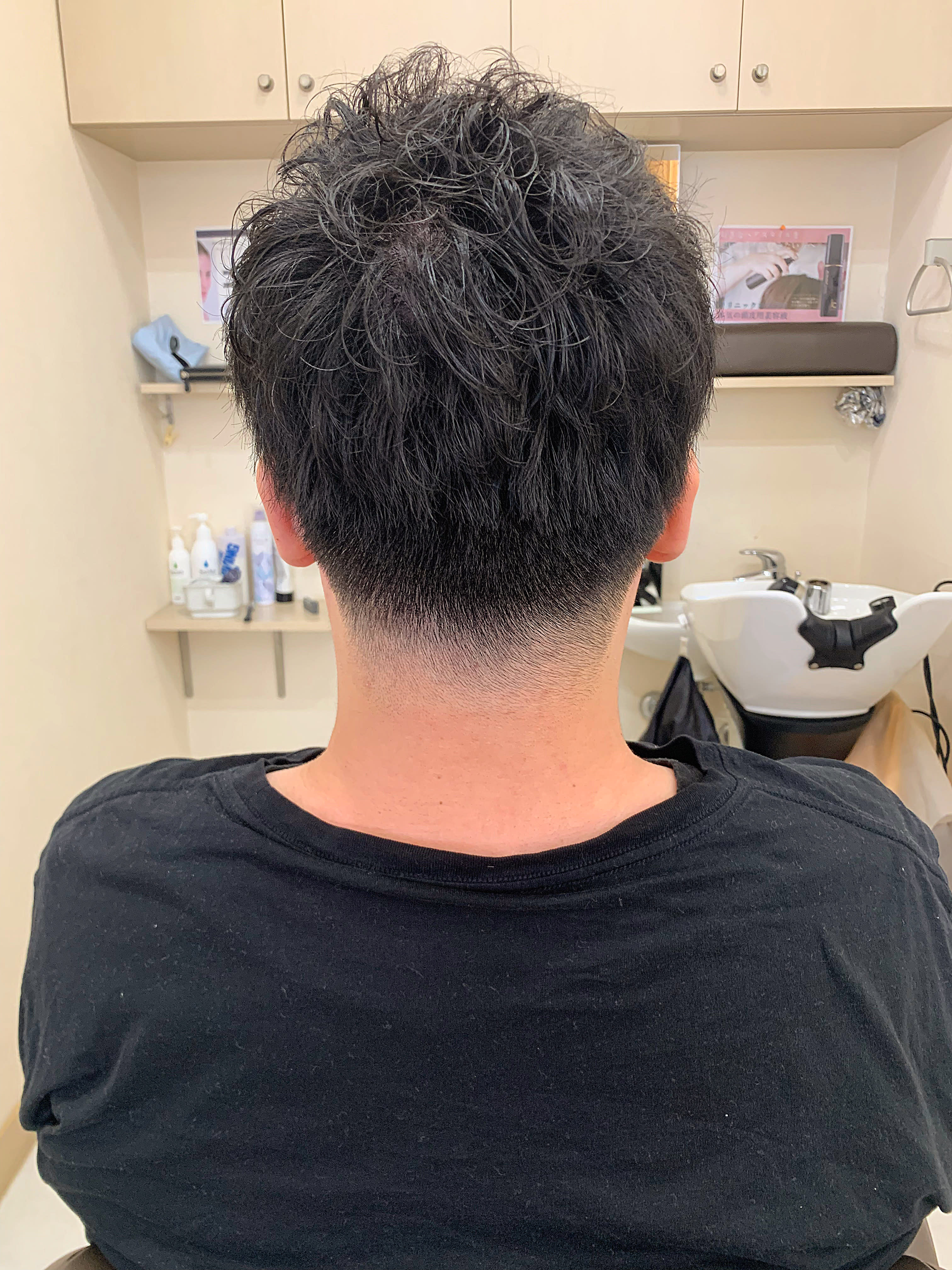 Uplips.w【アップリップスダブリュ】のスタイル紹介。ハサミで刈り上げ