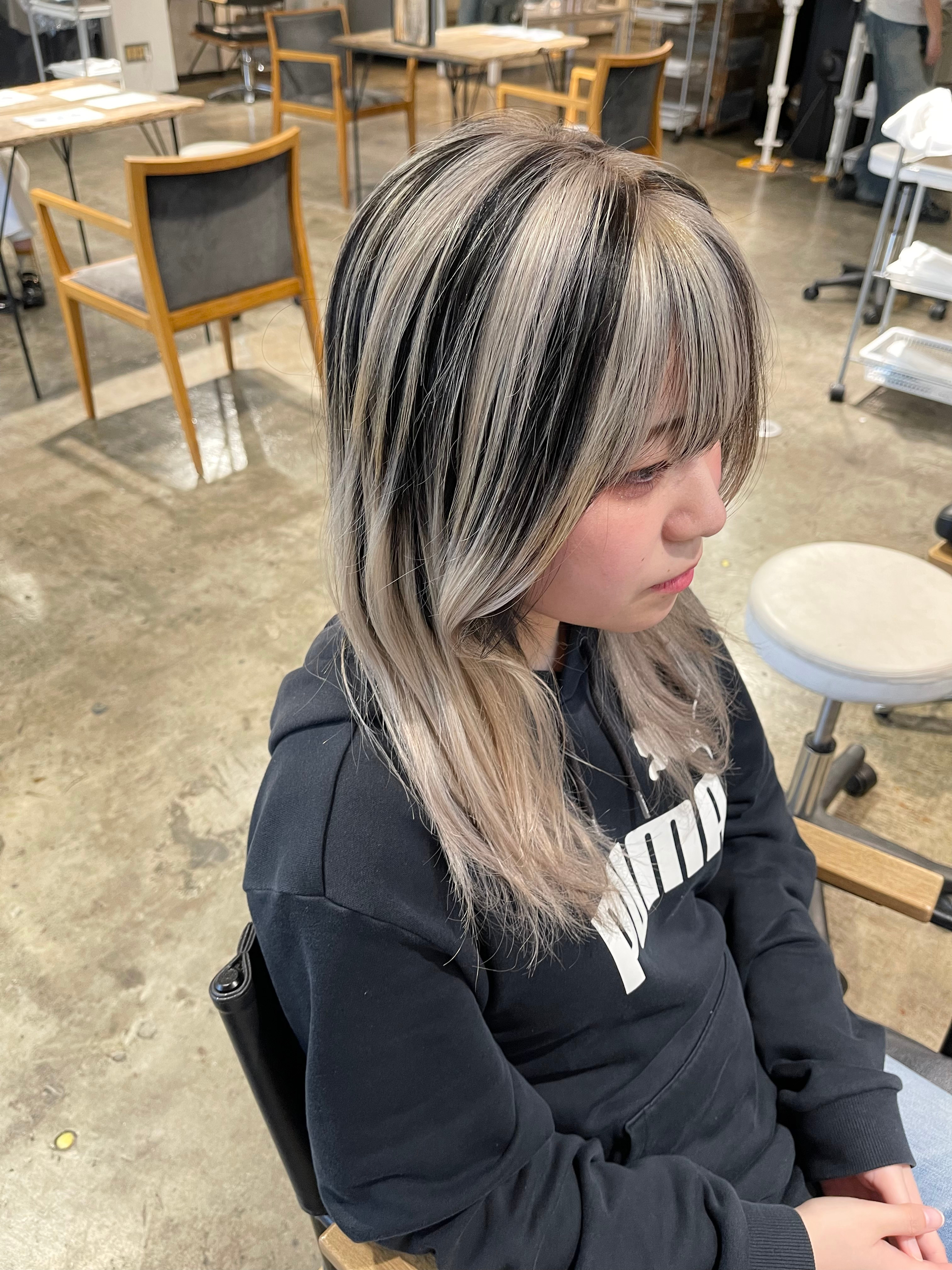 THE ORDER【ザ オーダー】のスタイル紹介。ホワイトメッシュコントラストデザインカラー