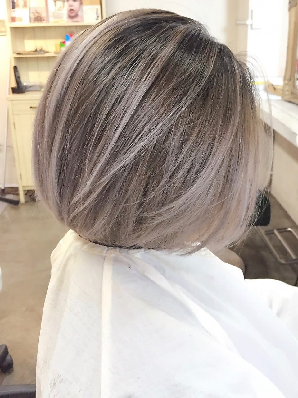 grow 恵比寿【グロウ エビス】のスタイル紹介。外国人風グラデーション/シルバーカラー
