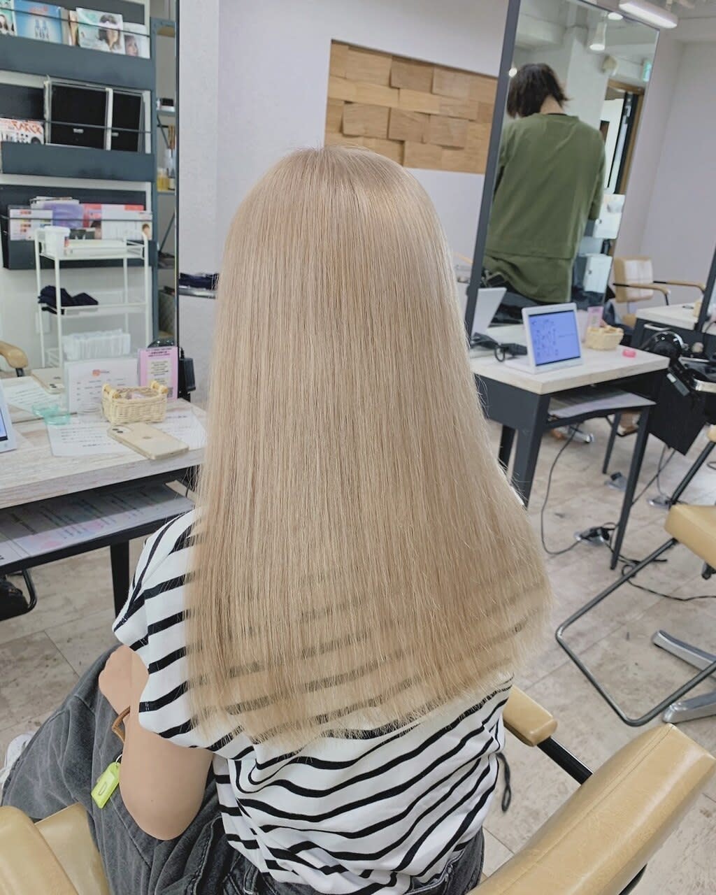 prize【プライズ】ブリーチ/パーソナルカラー&髪質改善トリートメント 成増ドンキ店【プライズナリマスドンキテン】のスタイル紹介。ホワイトベージュカラーブロンド成増地下鉄成増大山