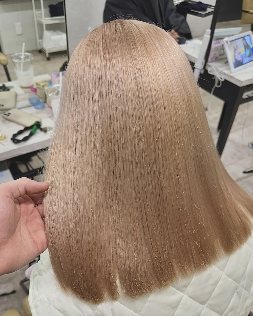 prize【プライズ】ブリーチ/パーソナルカラー&髪質改善トリートメント 成増ドンキ店【プライズナリマスドンキテン】のスタイル紹介。ホワイトミルクティーベージュ成増地下鉄成増大山