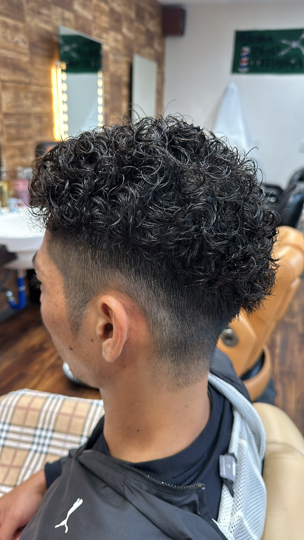 メンズサロン OMURA【メンズサロン オオムラ】のスタイル紹介。フェードパーマ