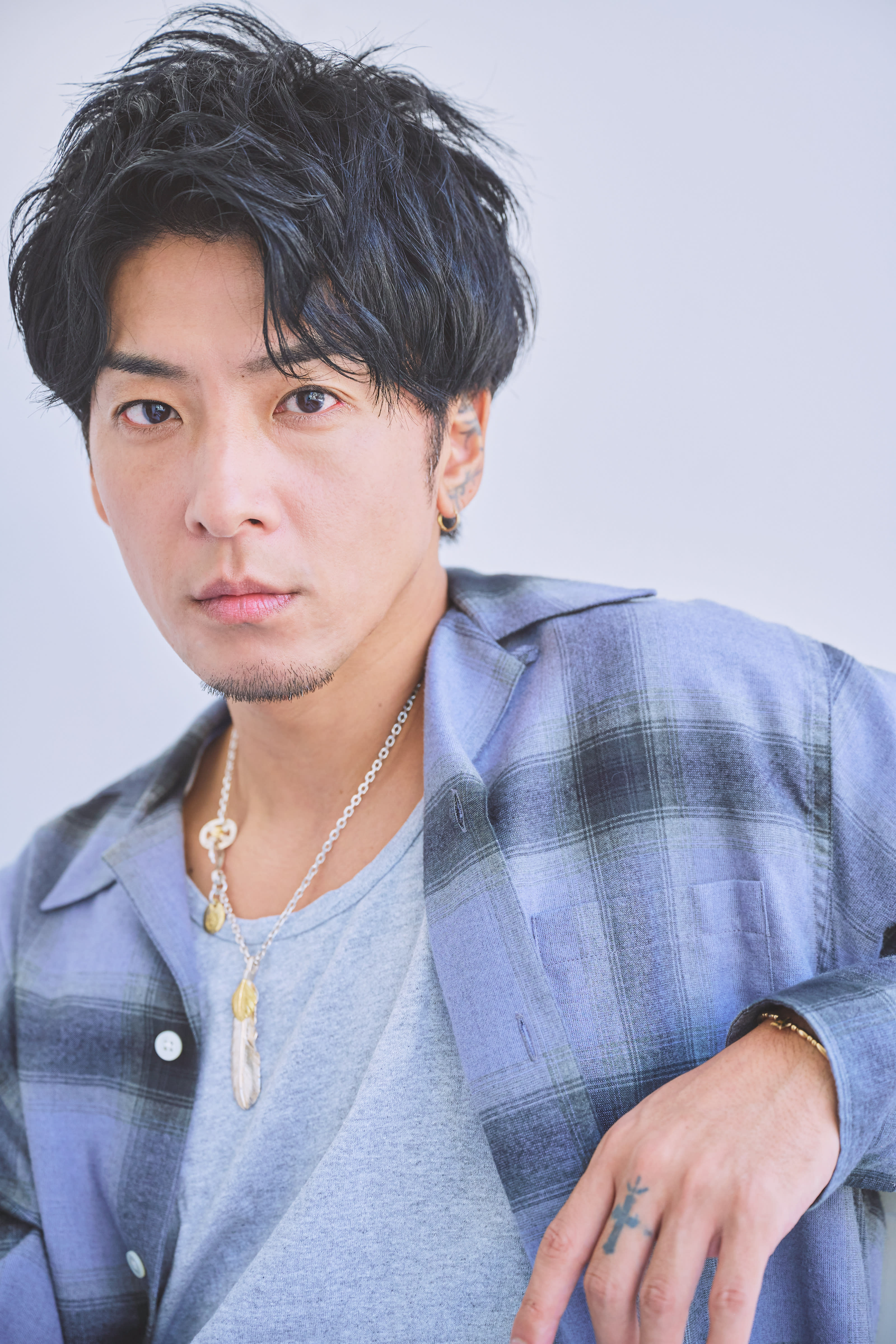 MEN'S SALON cast by leap【キャスト バイ リープ】【キャスト バイ リープ】のスタイル紹介。ツーブロックかき上げアップバングショート