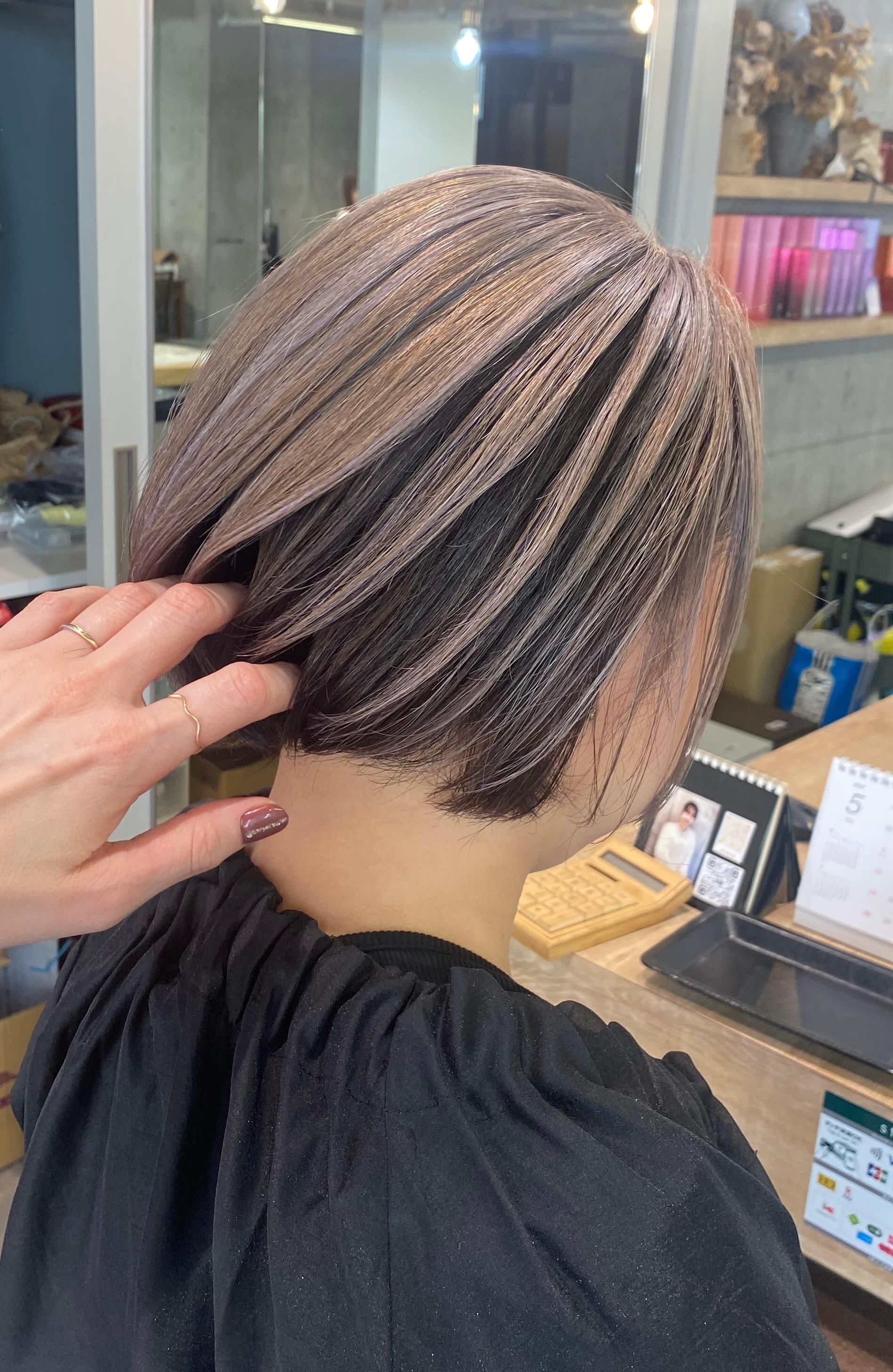 clam. at loRe【クラム　アット　ロア】のスタイル紹介。白髪活かし×バレイヤージュ