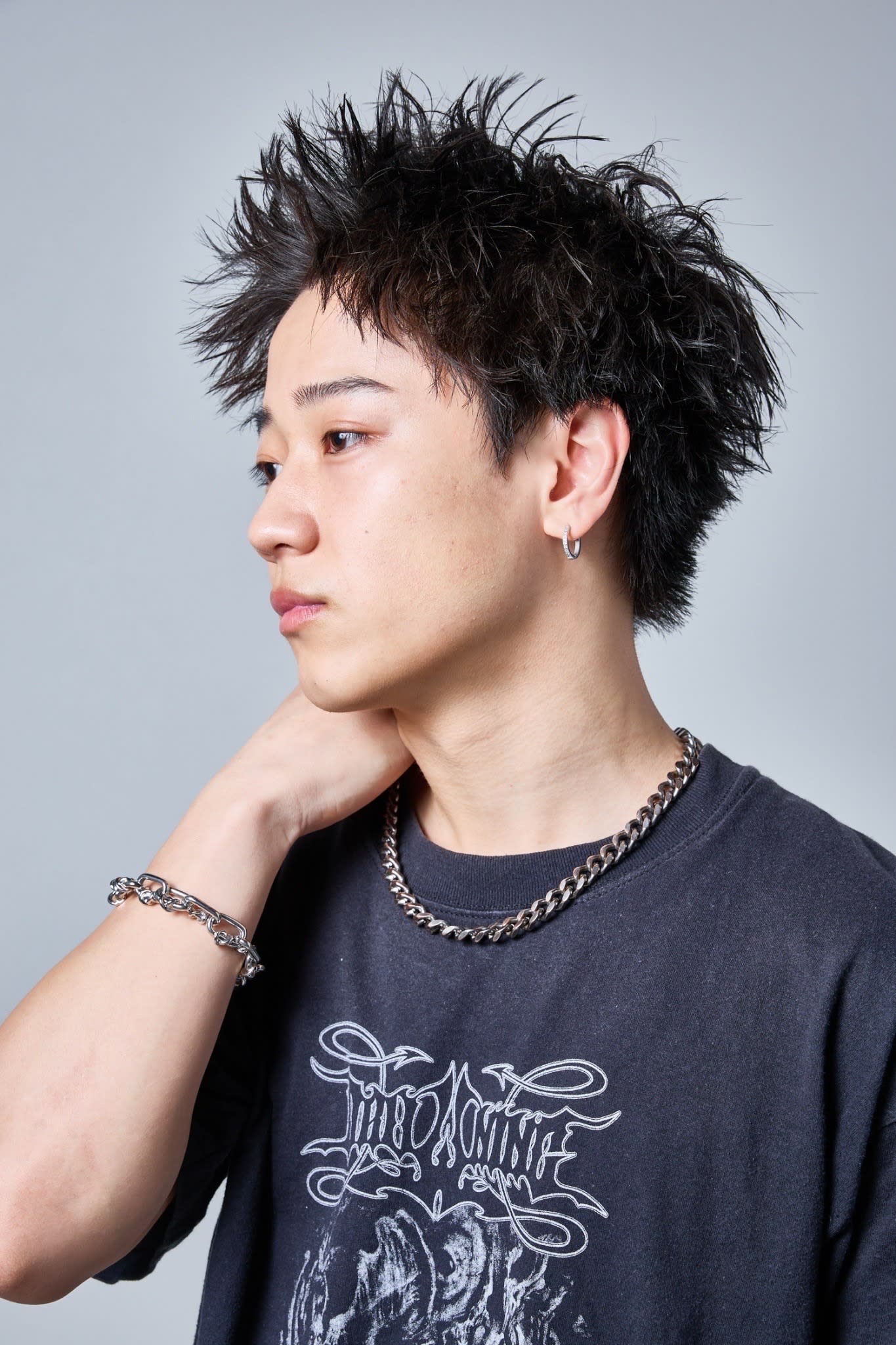 Genie -メンズカット & メンズパーマ 本厚木【ジーニーメンズカットメンズパーマホンアツギ】のスタイル紹介。ダークアッシュ/アッシュブラック/カルマパーマ/ベリーショー