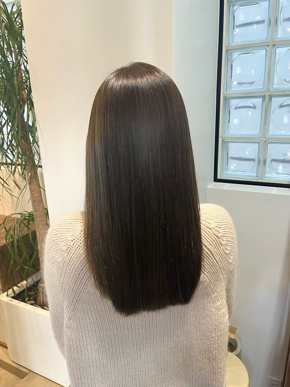 9 NINTH FLOOR【ナインスフロア】のスタイル紹介。髪質改善トリートメント／酸性ストレート／オリーブベージュ
