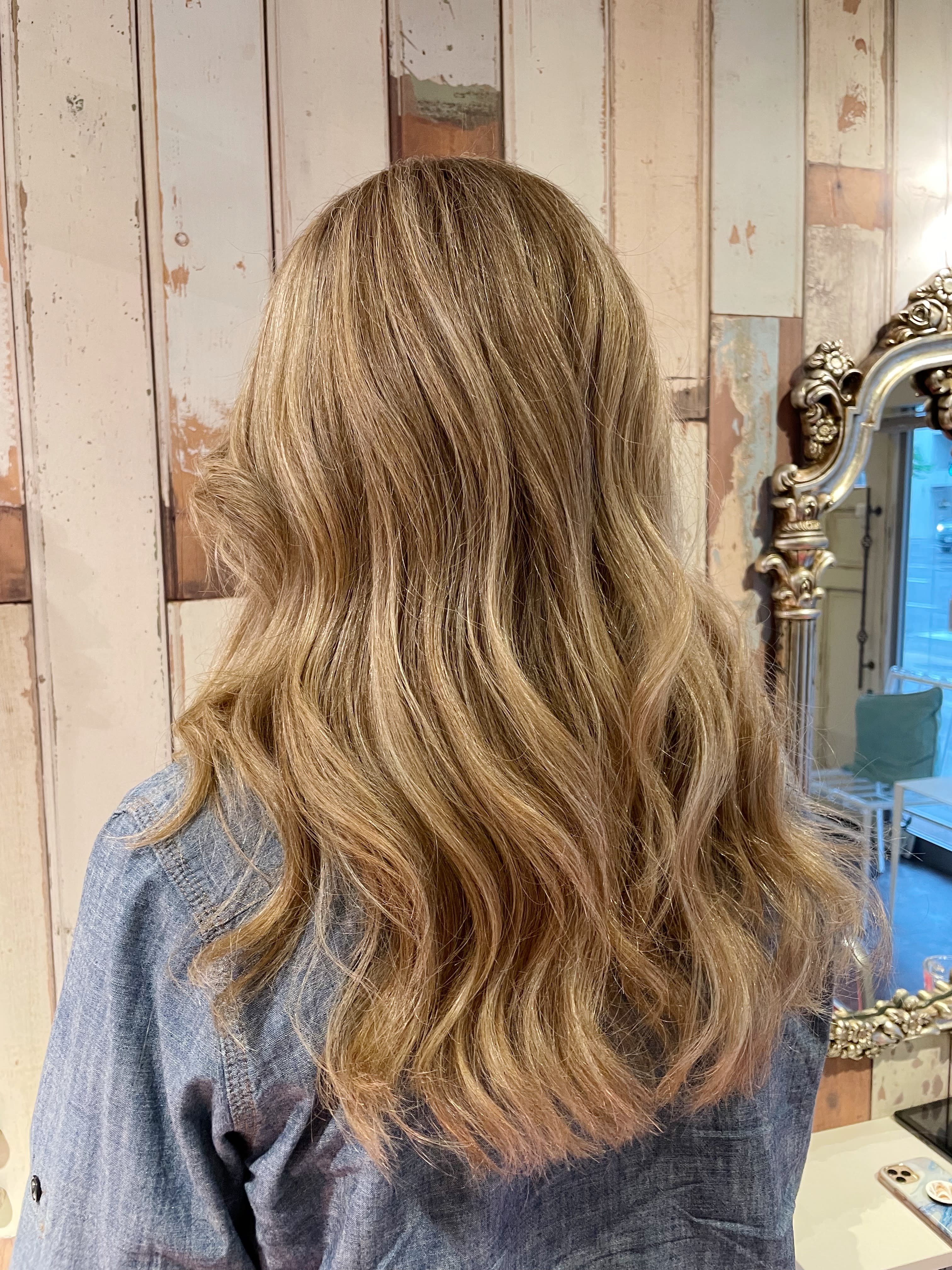 SHINKA 麻布十番【シンカ】【シンカアザブジュウバン】のスタイル紹介。サマーブロンドハイライト