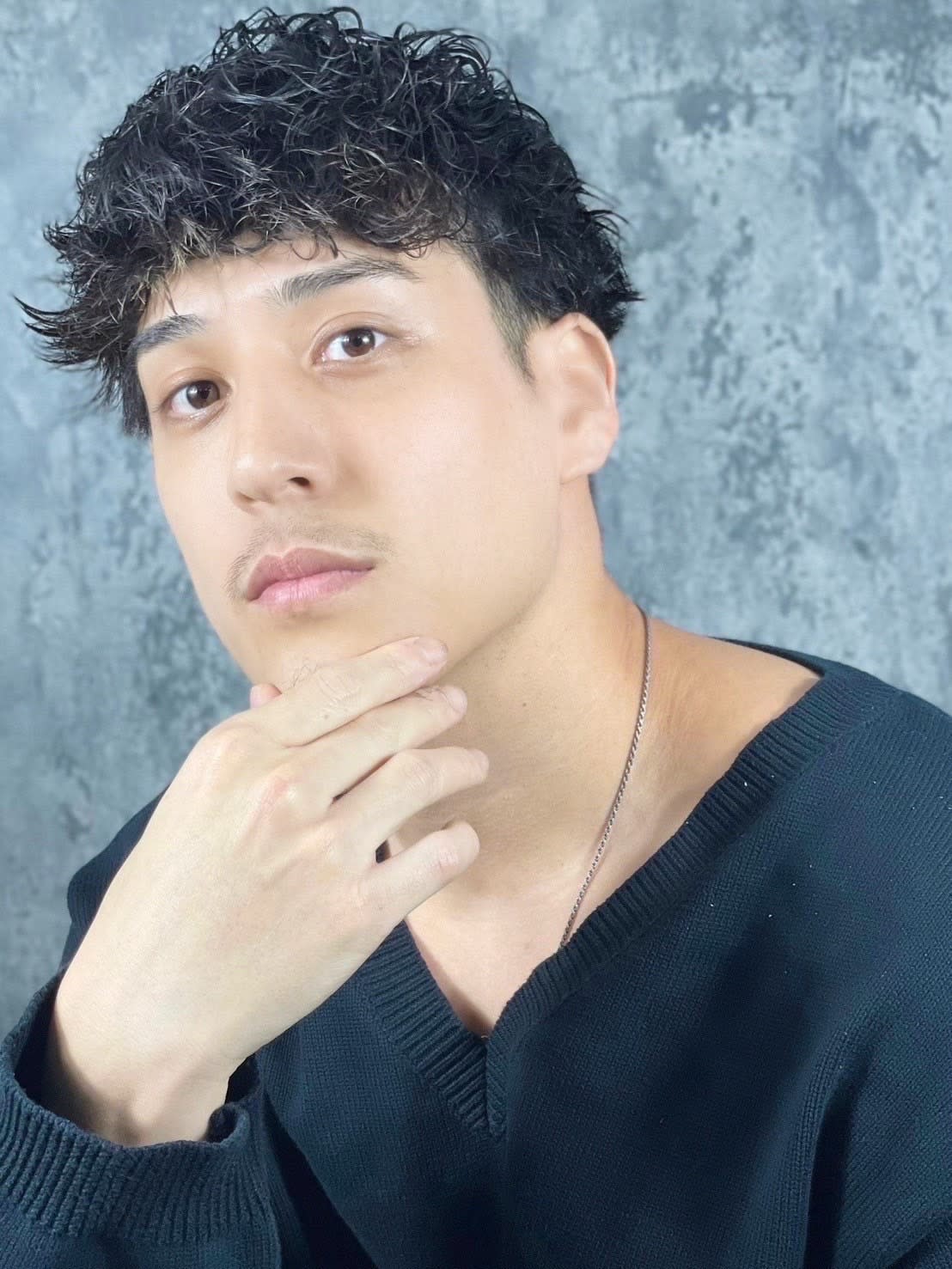 HIROGINZA 恵比寿店【ヒロ銀座】渋谷中目黒代官山広尾【ヒロギンザヘアーサロン エビステン】のスタイル紹介。無造作ショートスペインカール