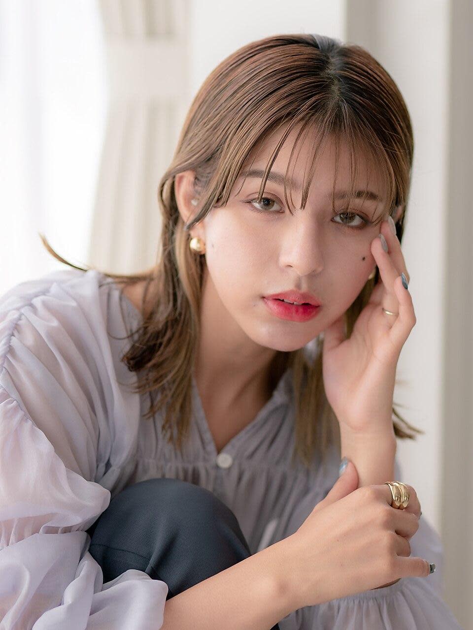 FURUSHO 栄店【フルショウ サカエテン】のスタイル紹介。くすみベージュ　くすみカラー　顔周りカット カーキベージュ