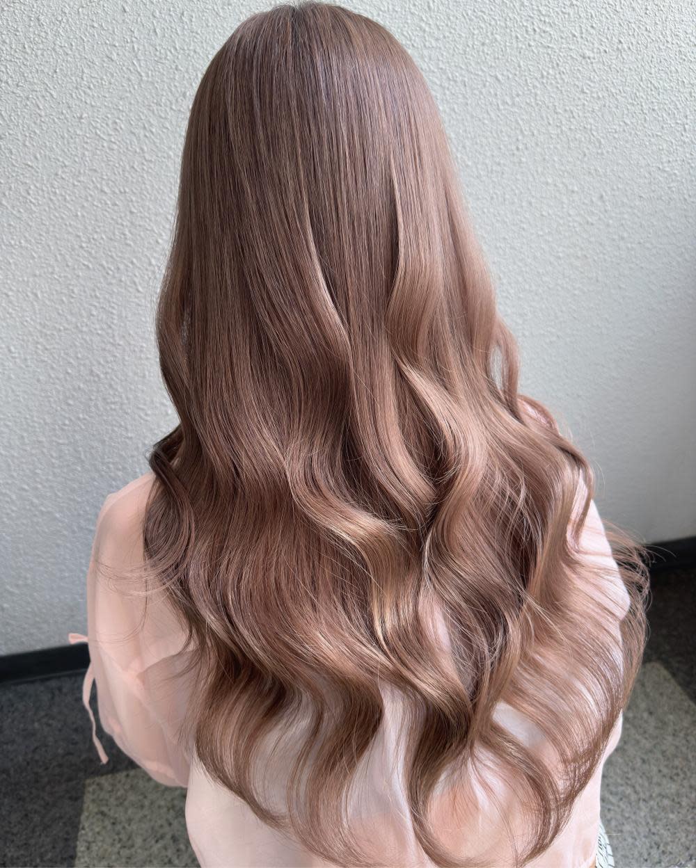 Rosier by artina 町田3号店【ロージアバイアルティナ マチダサンゴウテン】のスタイル紹介。ミルクブラウン_メルティカラー