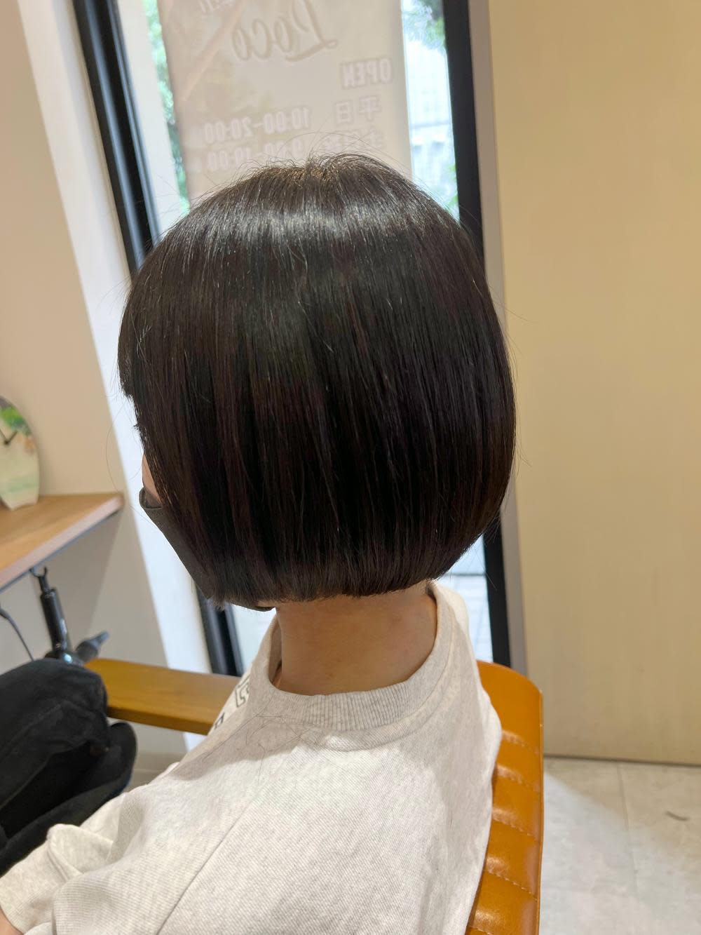 Love&Hair Breit 関目【ラブアンドヘアー ブライト セキメ】のスタイル紹介。黒髪ボブ