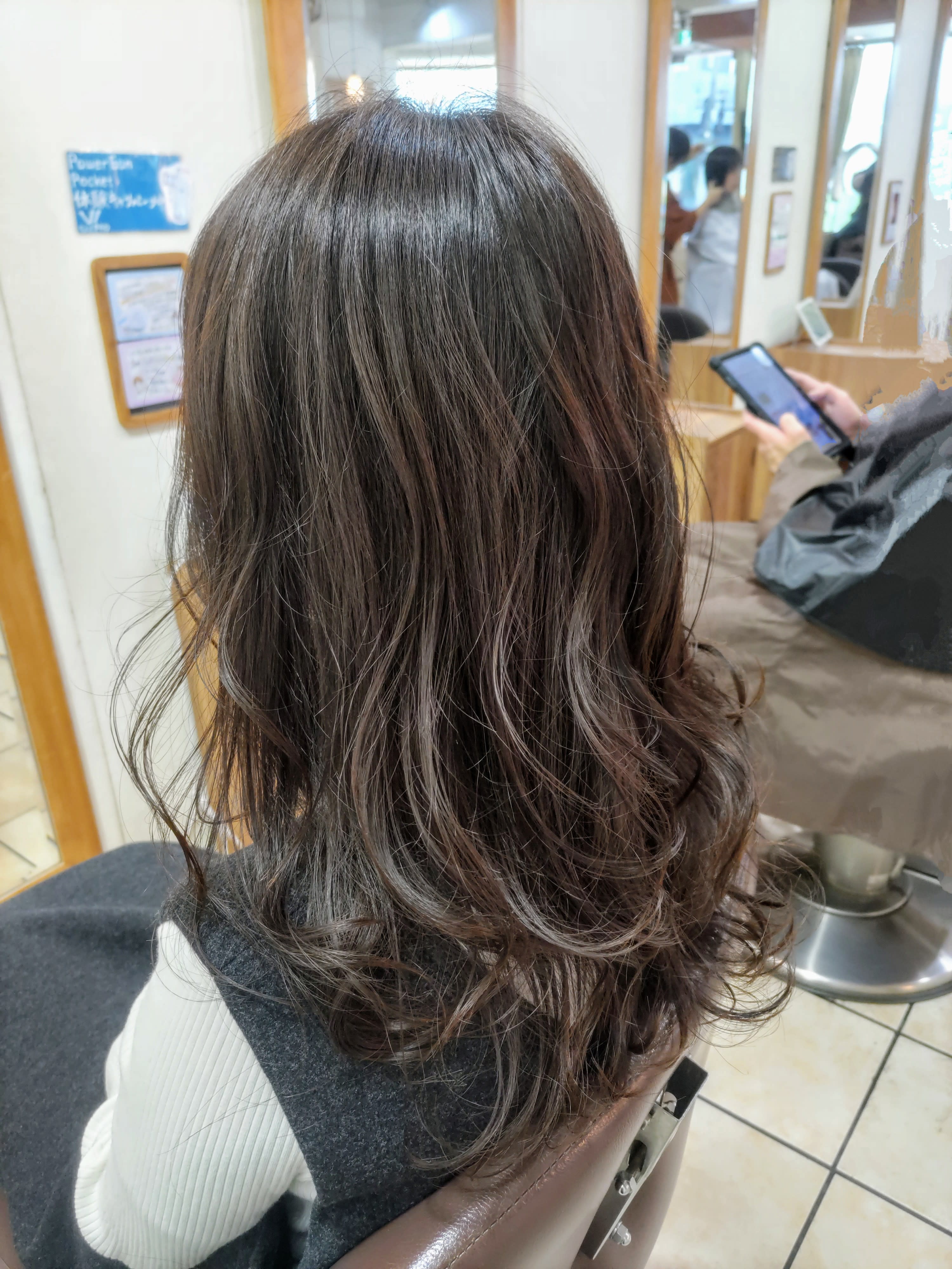 tip・top 井荻店【チップタップ イオギテン】のスタイル紹介。フェミニンウェーブ