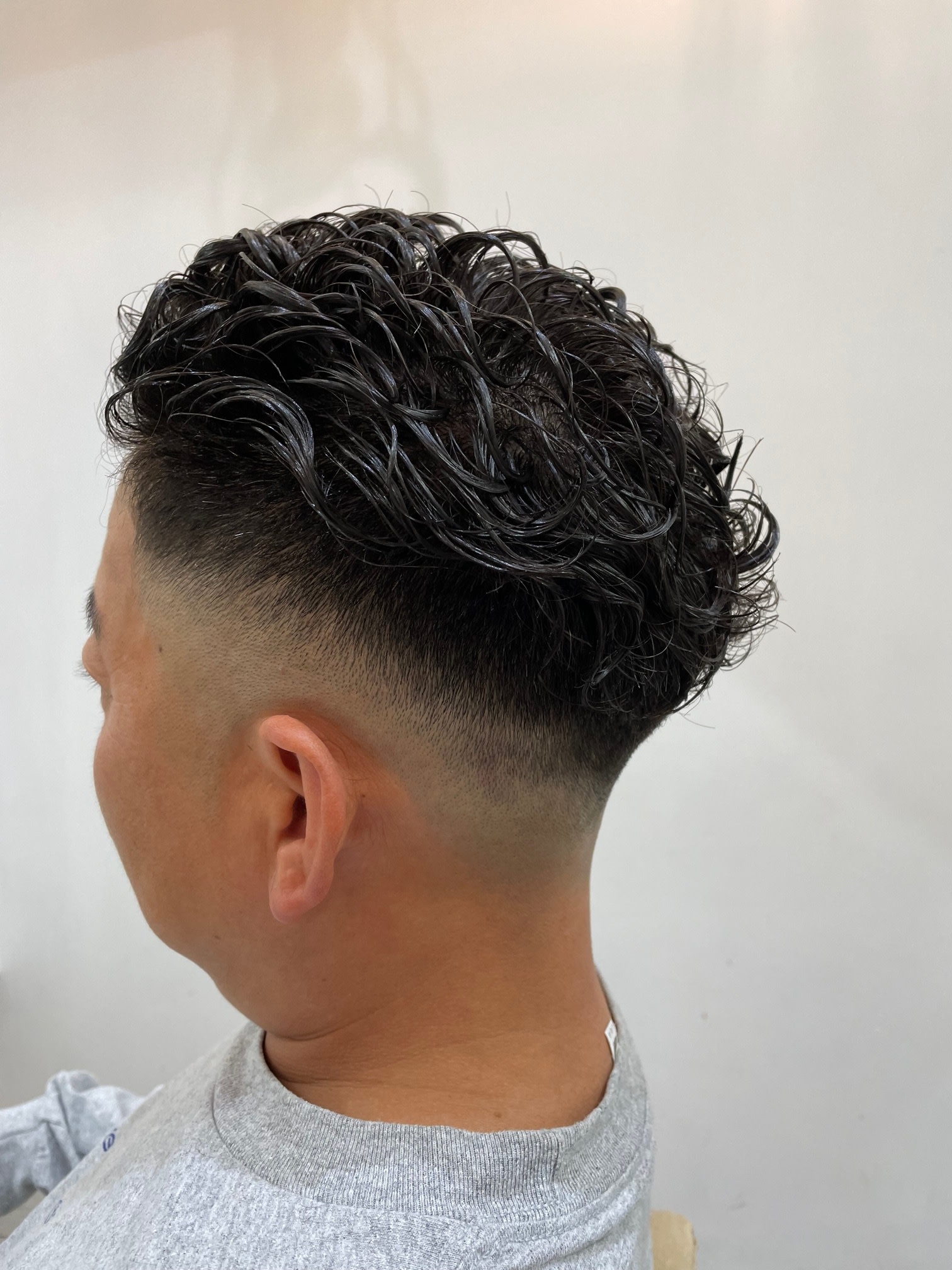 HAIR MAKE NEWYORK 千駄木店【ヘアー メイク ニューヨーク センダギテン】のスタイル紹介。宮城リョウタ風パーマ