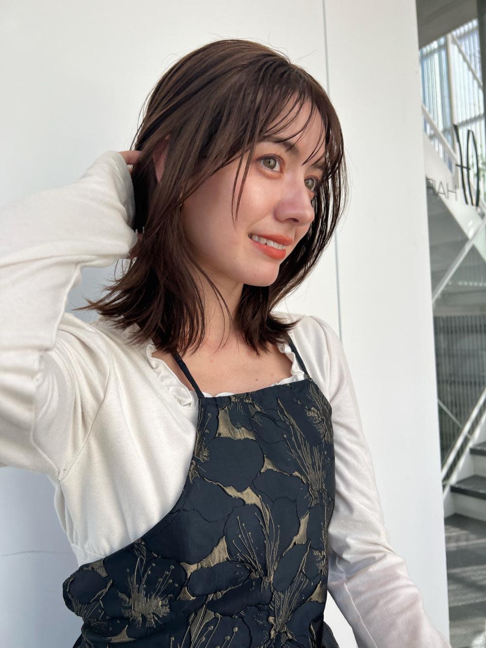 Of  HAIR 自由が丘 WEST【オブヘアジユウガオカウエスト】のスタイル紹介。ミディアムヘア