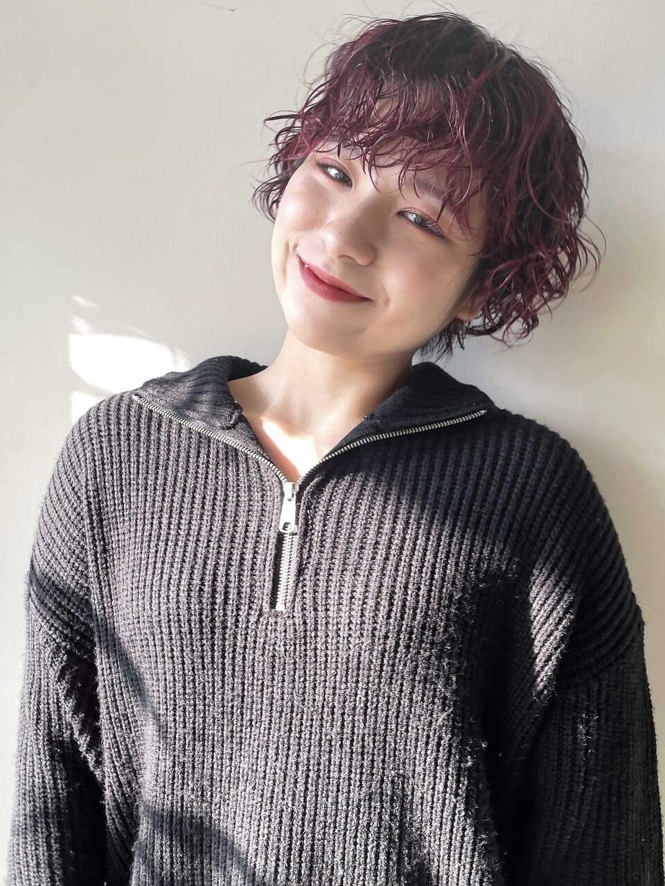 福岡 天神 大名 kchiara【キアラ】のスタイル紹介。ショートスパイラルパーマピンクカラー福岡天神美容室