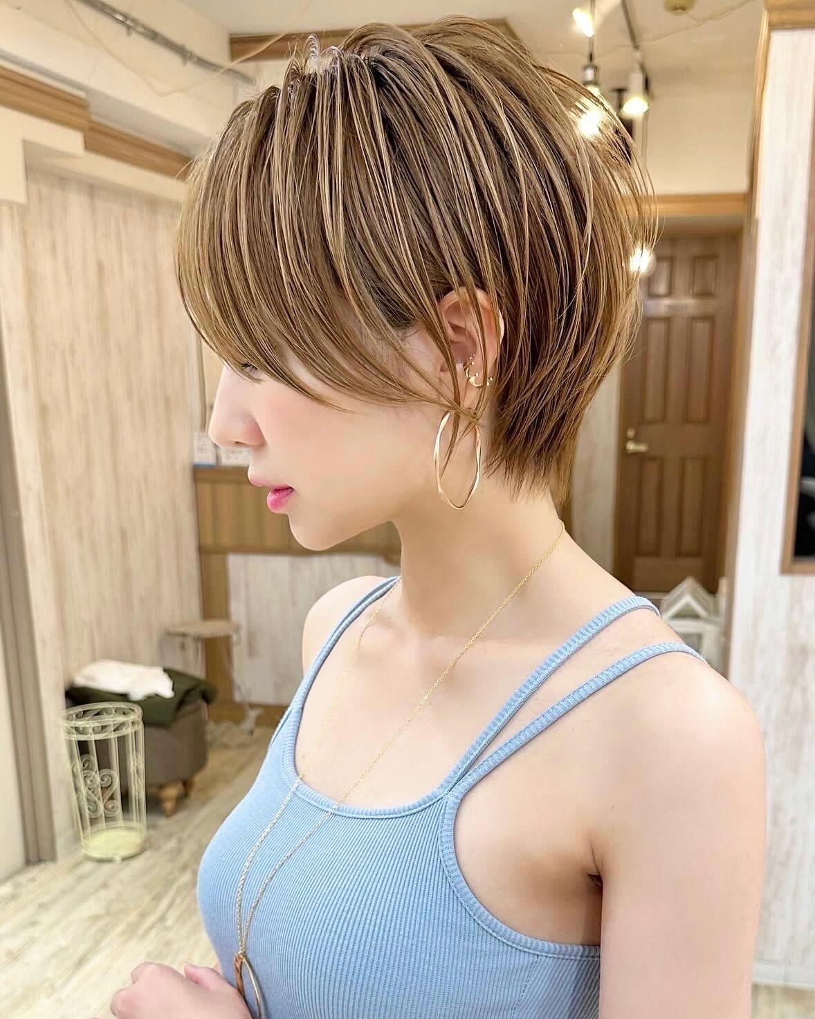 rin.【リン】のスタイル紹介。耳掛けコンパクト色気ショート