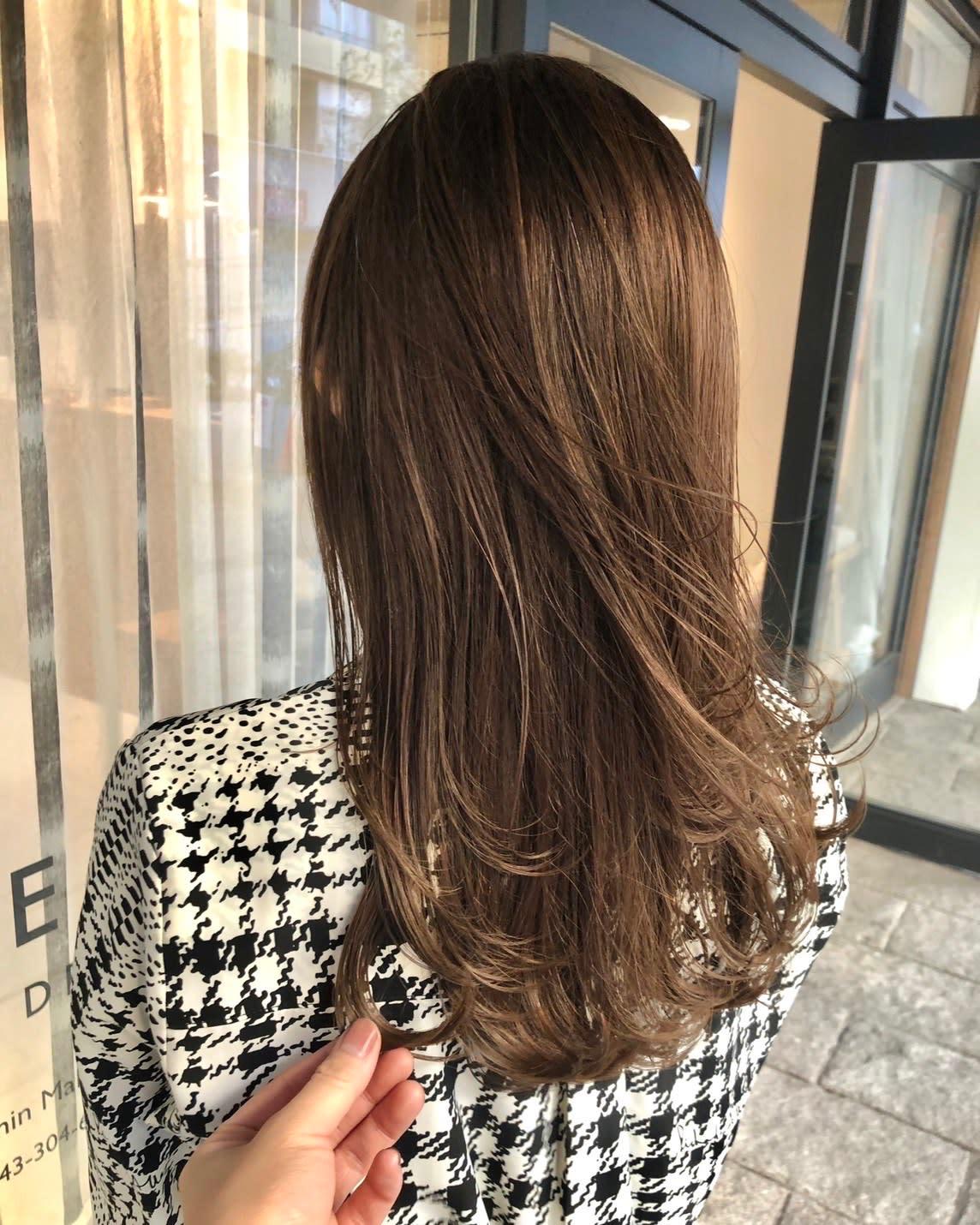 トリートヘアデザイン 新浦安店【トリート ヘア デザイン シンウラヤステン】のスタイル紹介。ミルクティーベージュ