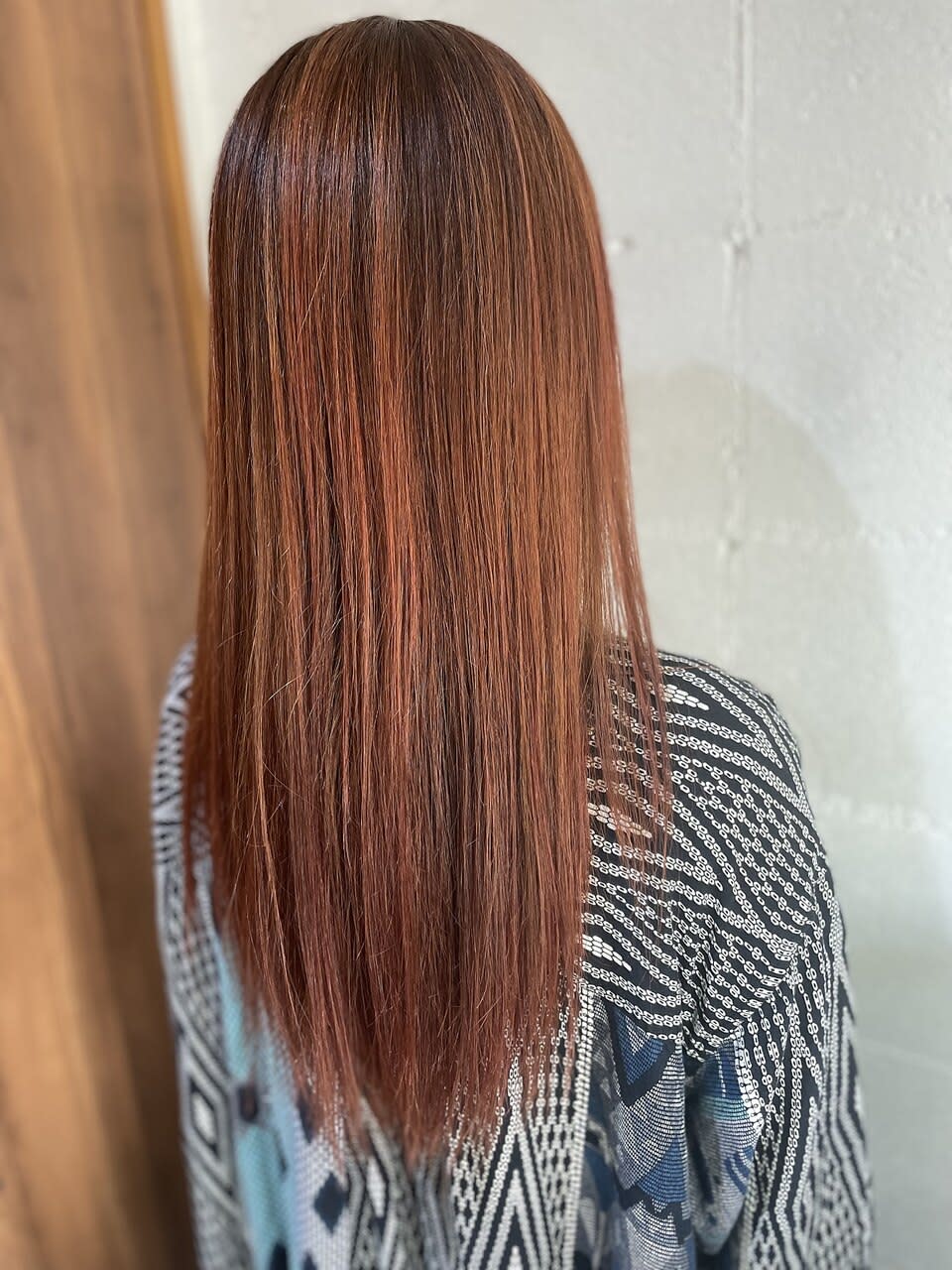 HAIR DEPARTMENT PARALLEL【ヘア デパートメント パラレル】のスタイル紹介。ハイライト×スカーレット（オレンジ）