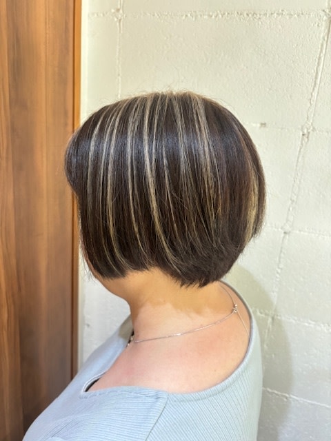 HAIR DEPARTMENT PARALLEL【ヘア デパートメント パラレル】のスタイル紹介。ショートボブ×アンブレラカラー